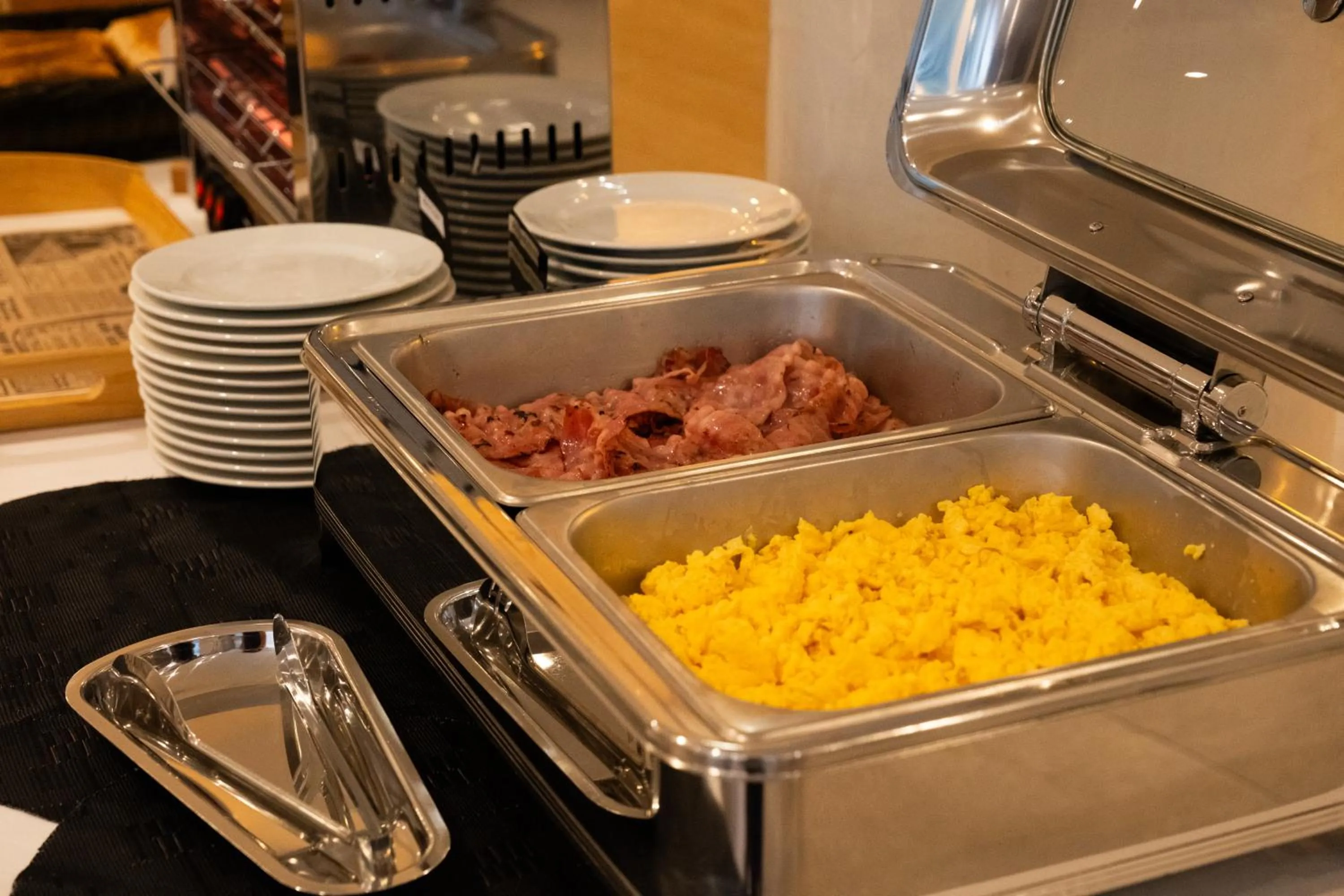 Breakfast in Hotel Puerta del Mar - Adults Recommended