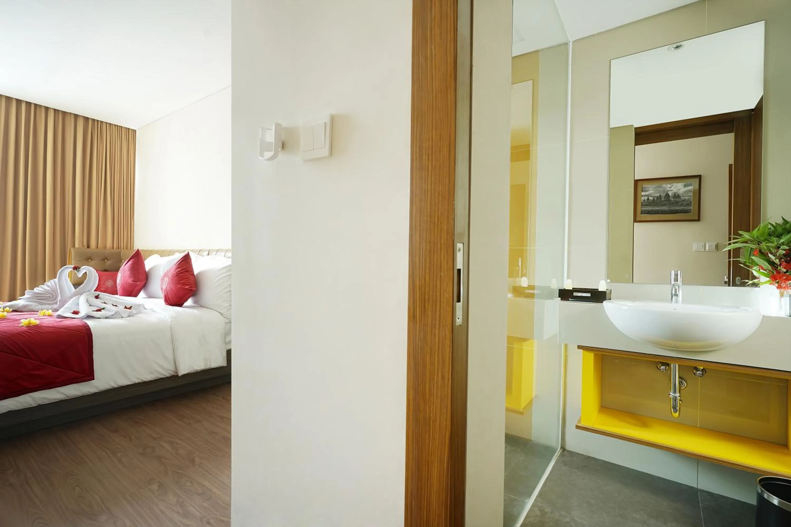 Photo of the whole room, Bed in Ramada by Wyndham Yogyakarta