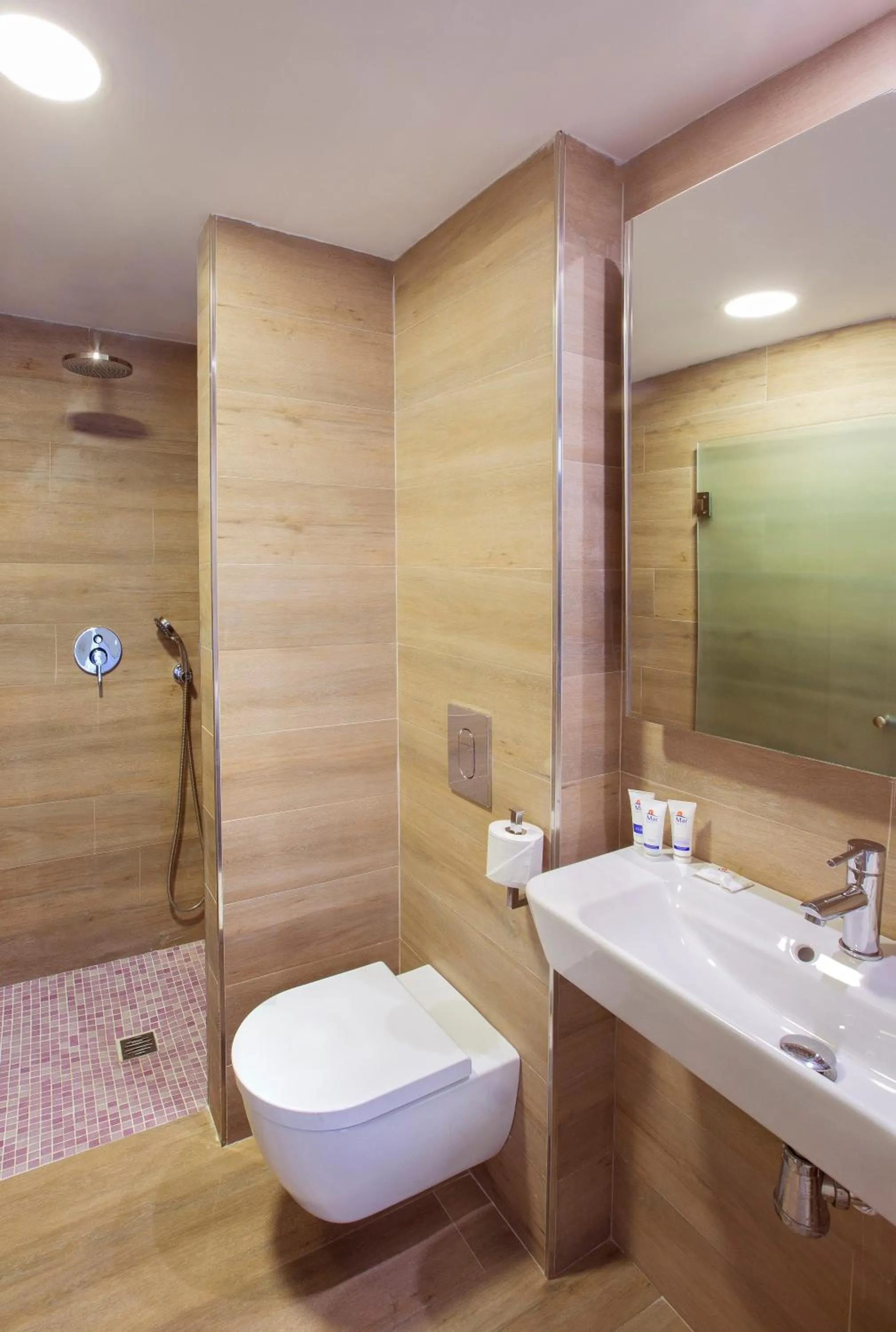 Shower in Mar Hotels Playa de Muro Suites