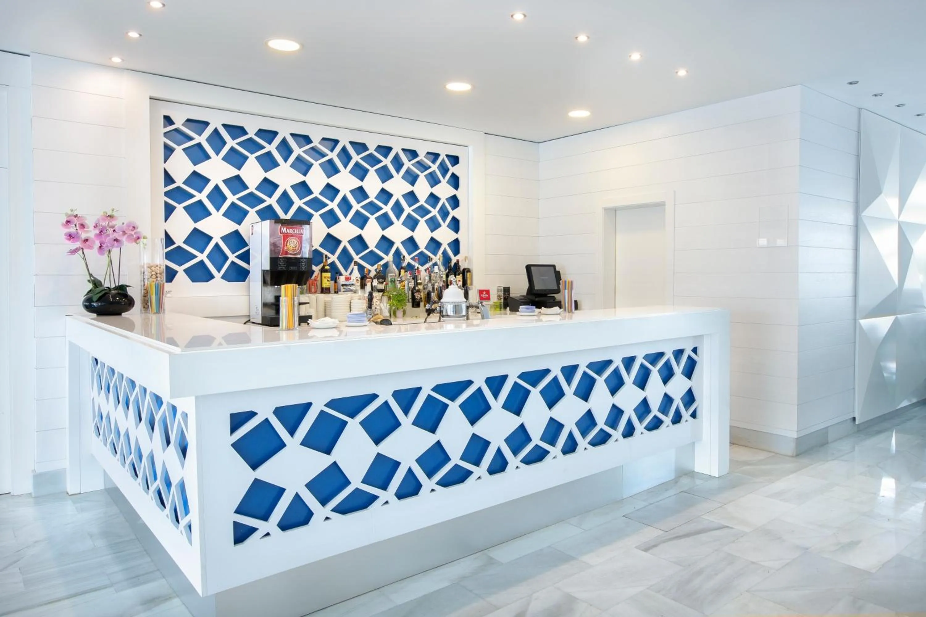 Lounge or bar in Mar Hotels Playa de Muro Suites