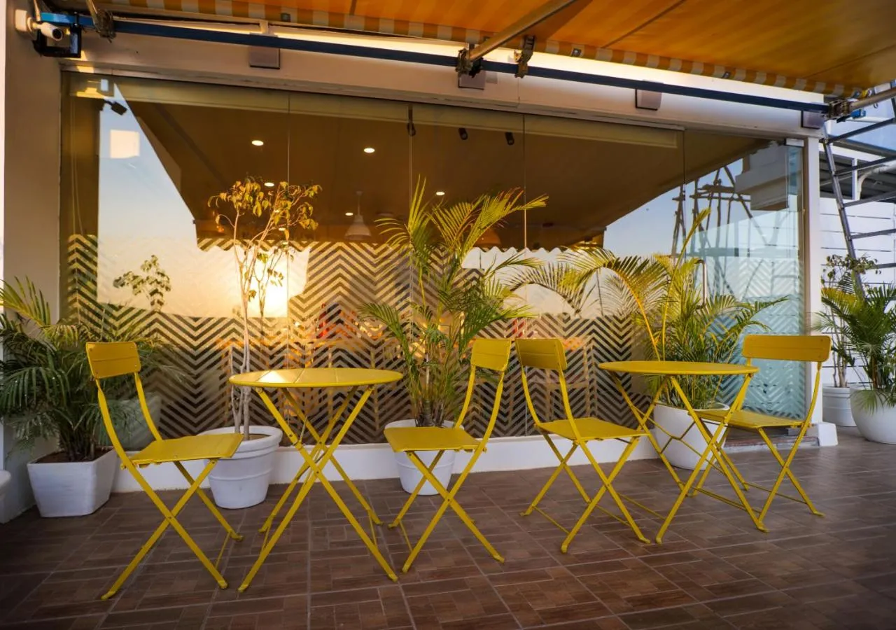 Restaurant/places to eat in Bloom Hotel - HSR Layout Sector 3