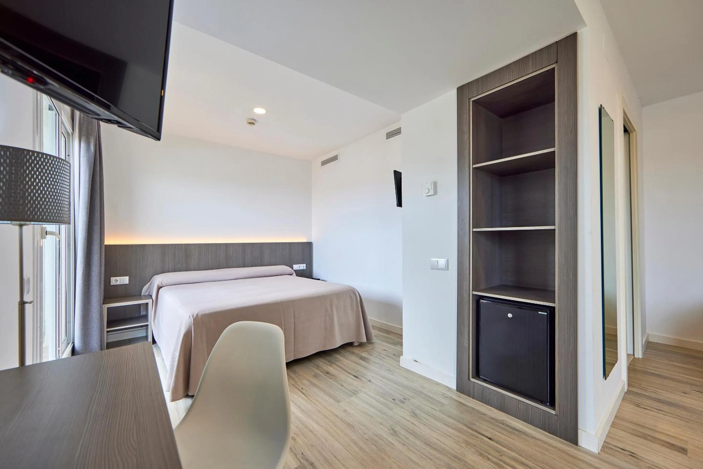 Photo of the whole room, Bed in Ona Don Juan