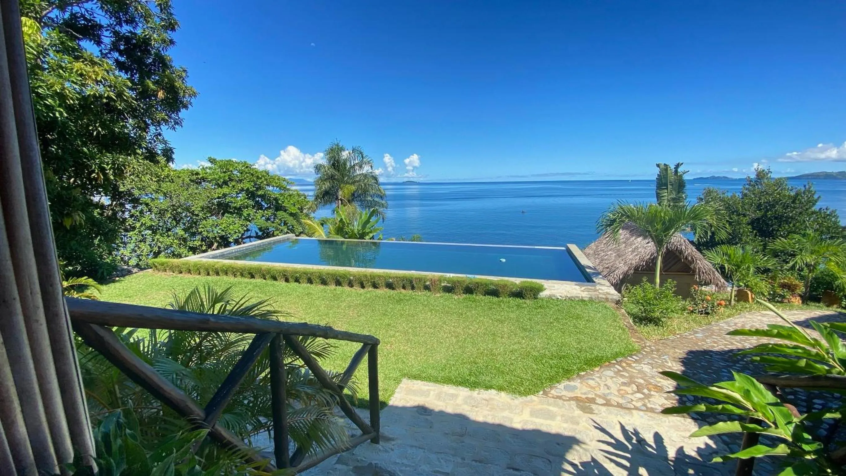 Day in VERONIKA Resort Nosy Komba