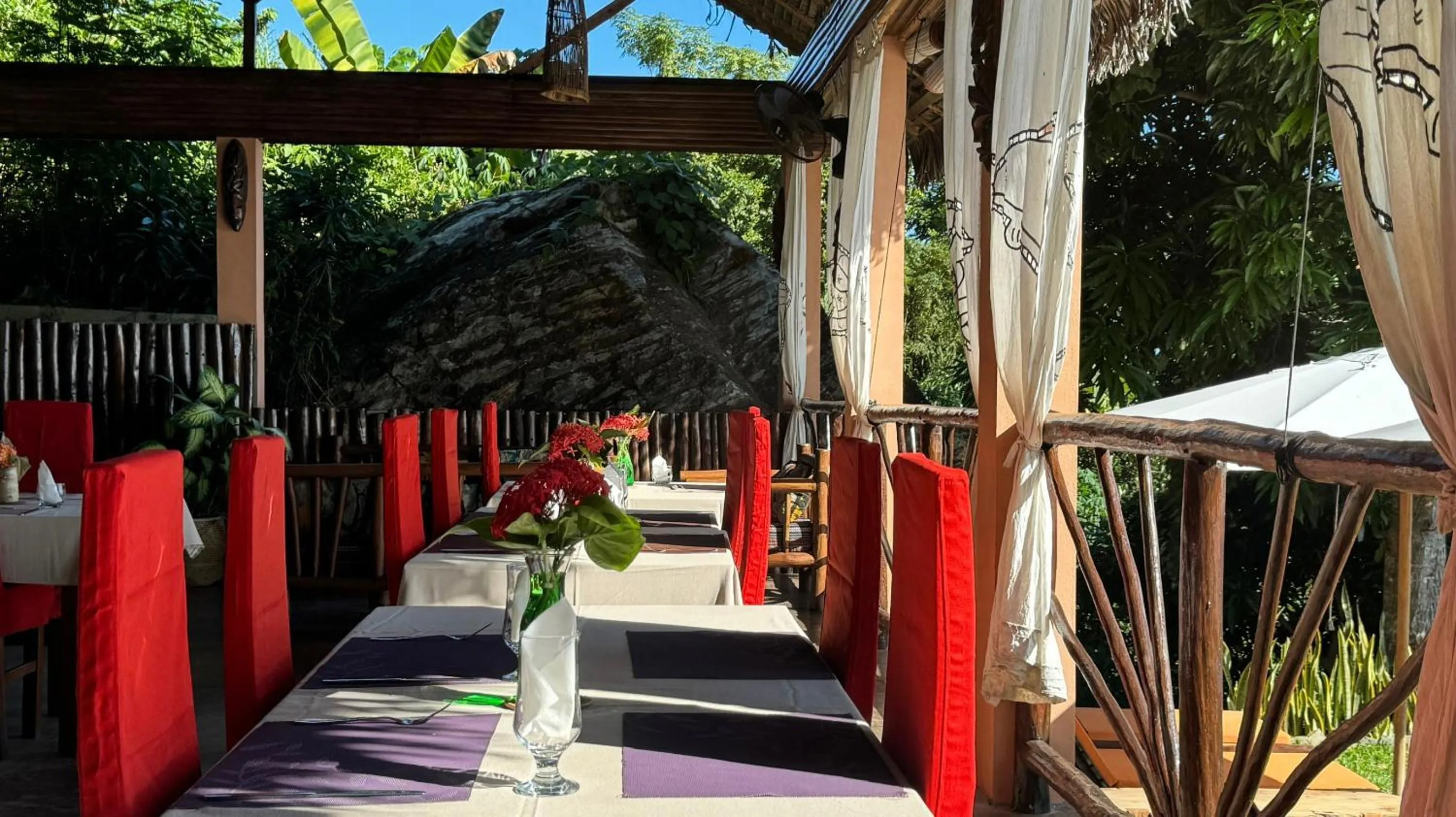 Dining area in VERONIKA Resort Nosy Komba