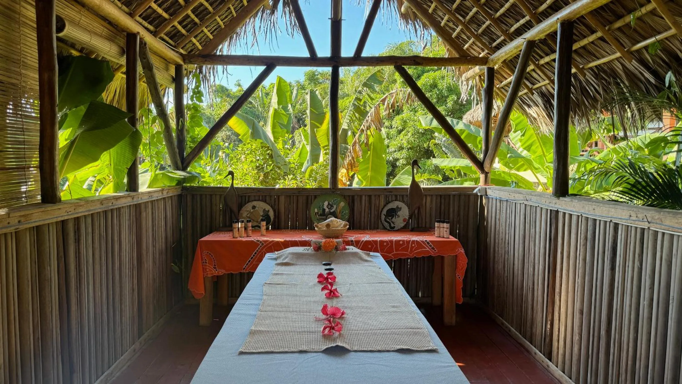 Dining area in VERONIKA Resort Nosy Komba
