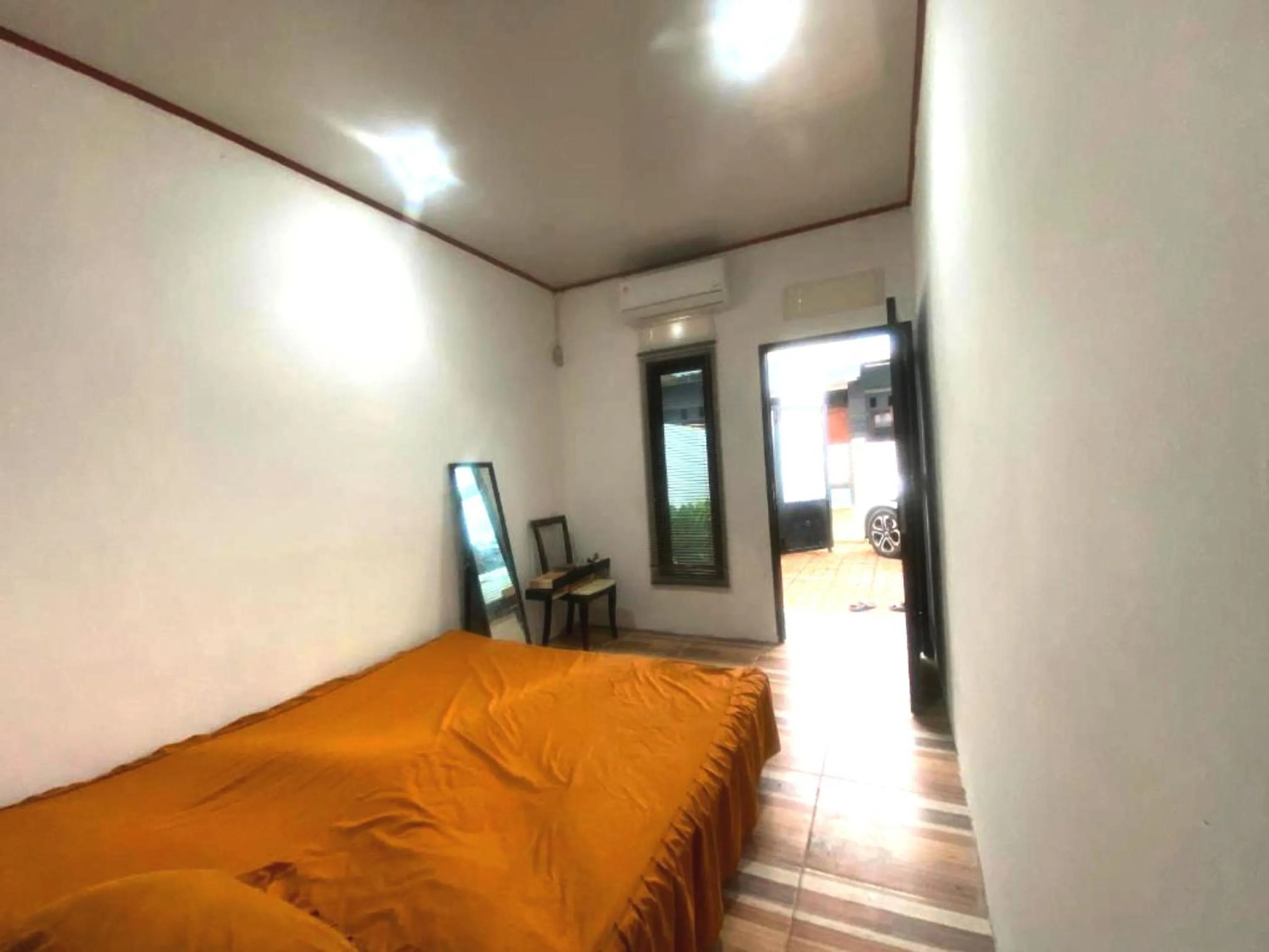 Bed in EXPRESS O 92147 Nia Residence