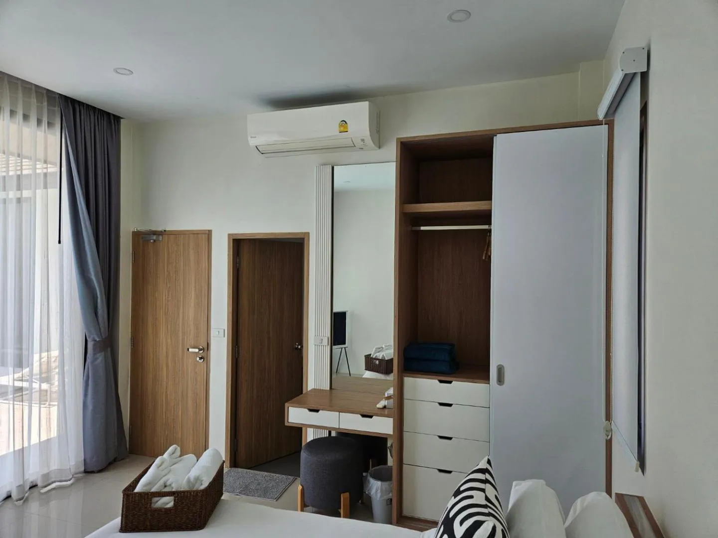 wardrobe in Karisma Private Villa Pattaya