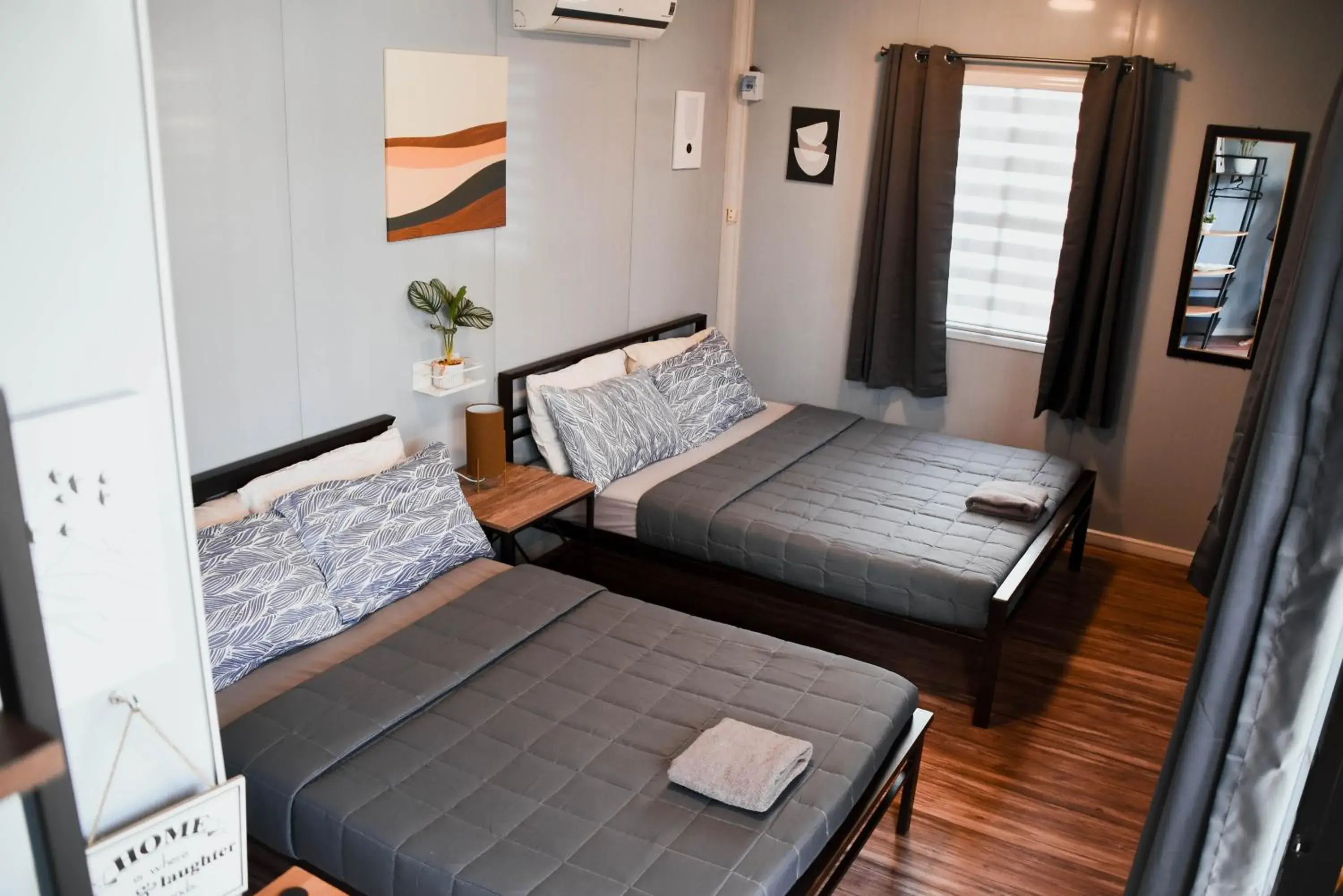 Family Room with Balcony in Olive Hostel Roxas City Family Room with Balcony in Olive Hostel Roxas City