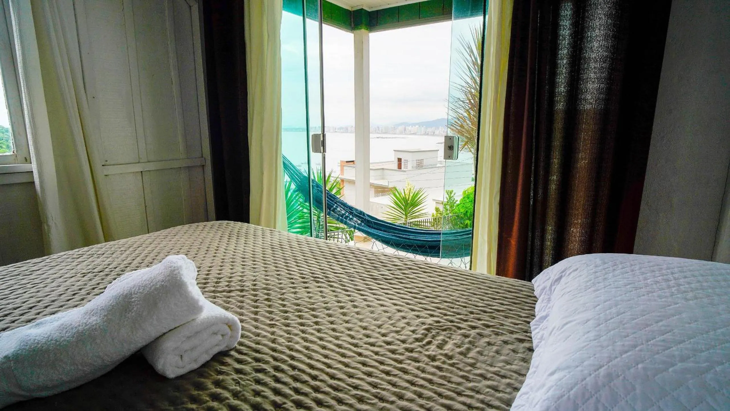 View (from property/room), Bed in Vista deslumbrante da Praia de São Miguel | Penha