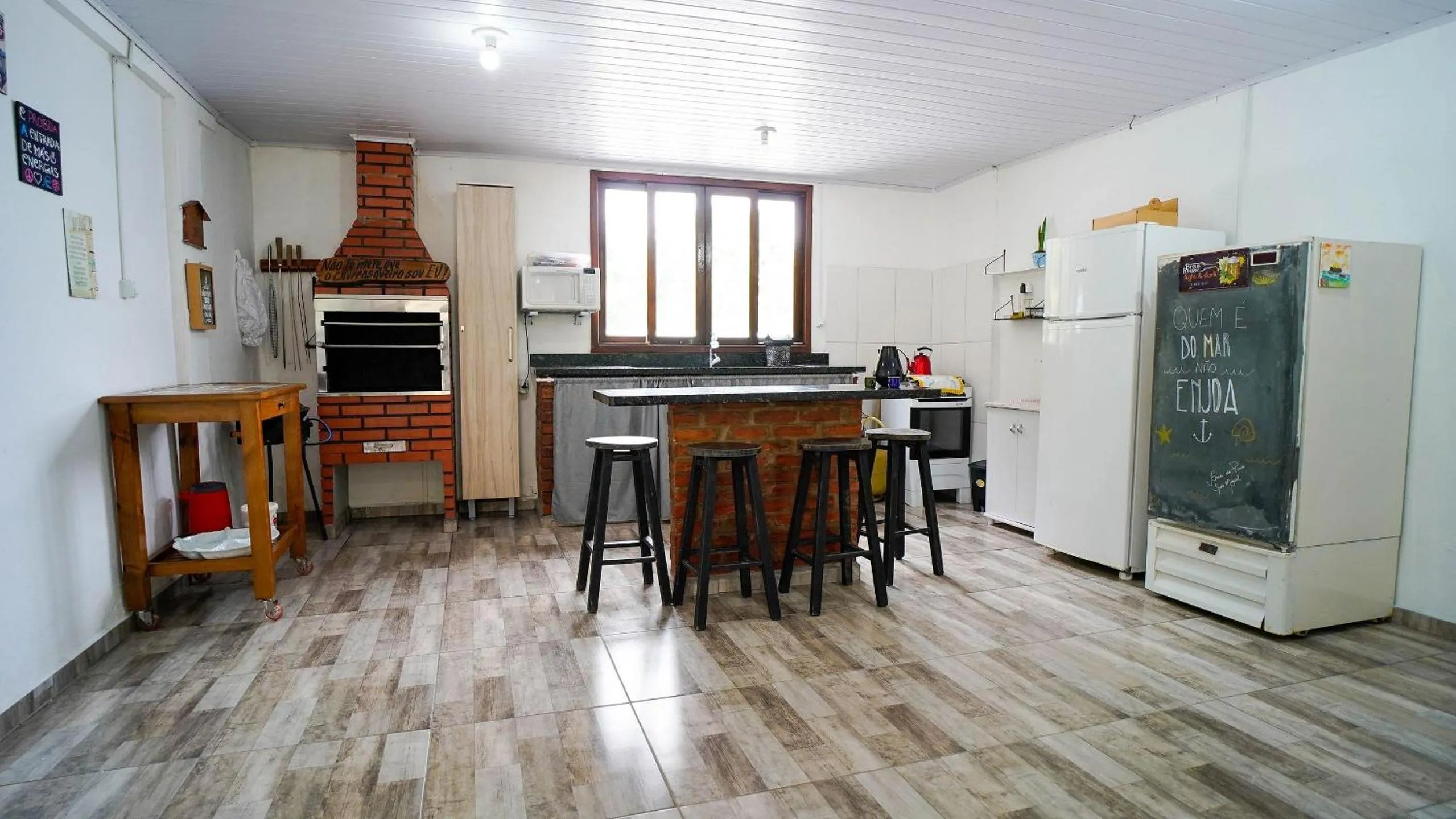 Kitchen or kitchenette in Vista deslumbrante da Praia de São Miguel | Penha