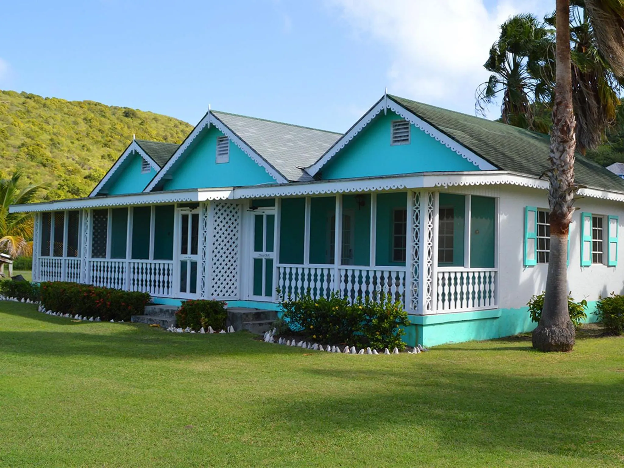 Day in Oualie Beach Resort