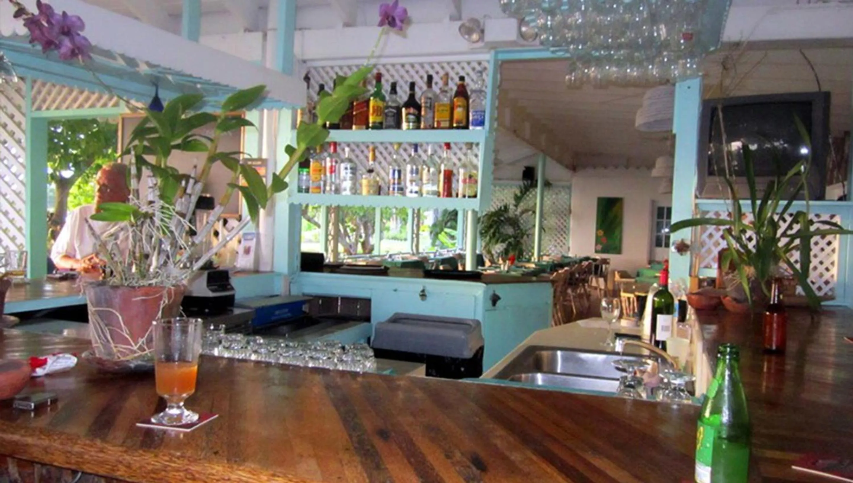 Lounge or bar in Oualie Beach Resort