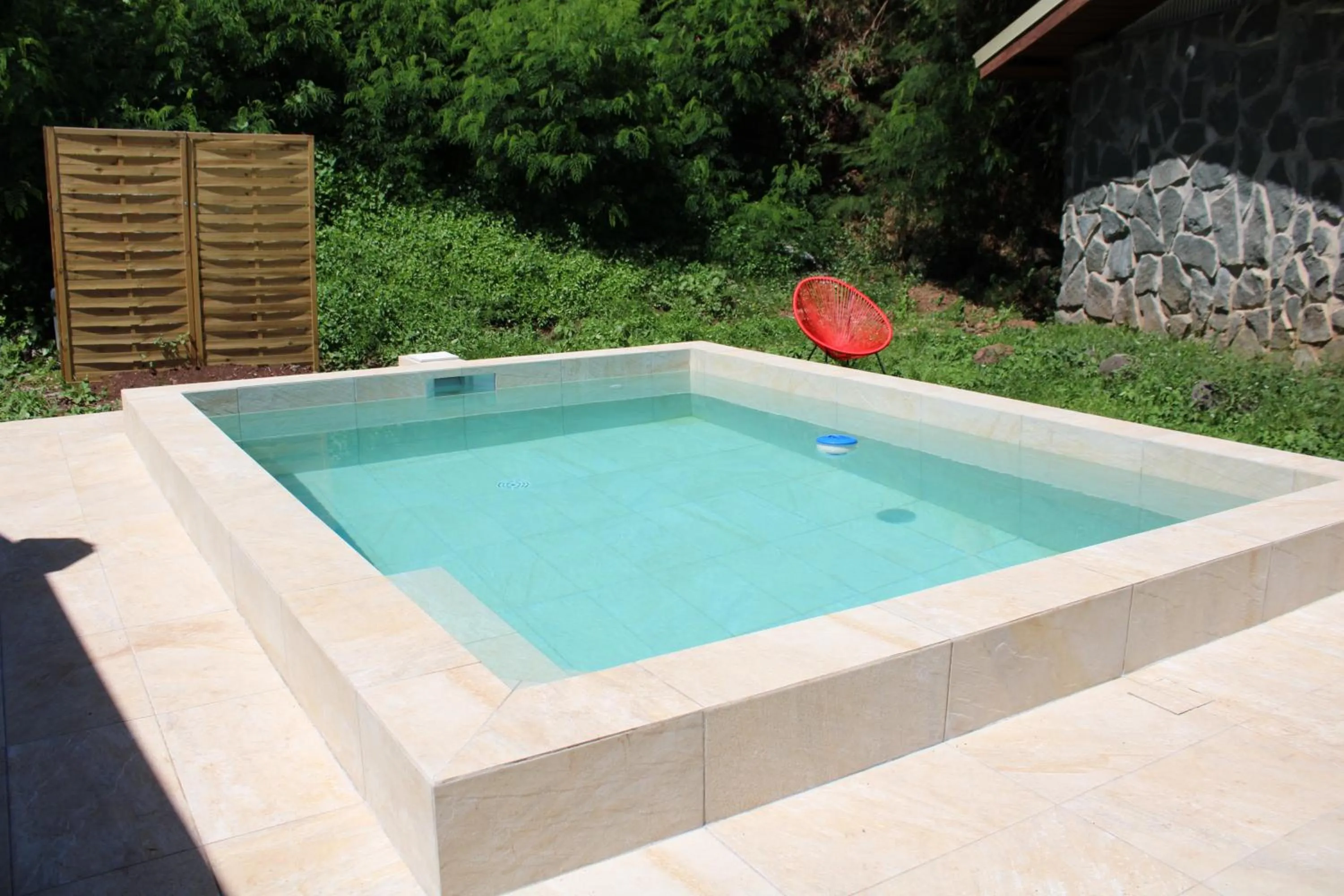 Pool view in Temana Airport Faa'a,Tahiti