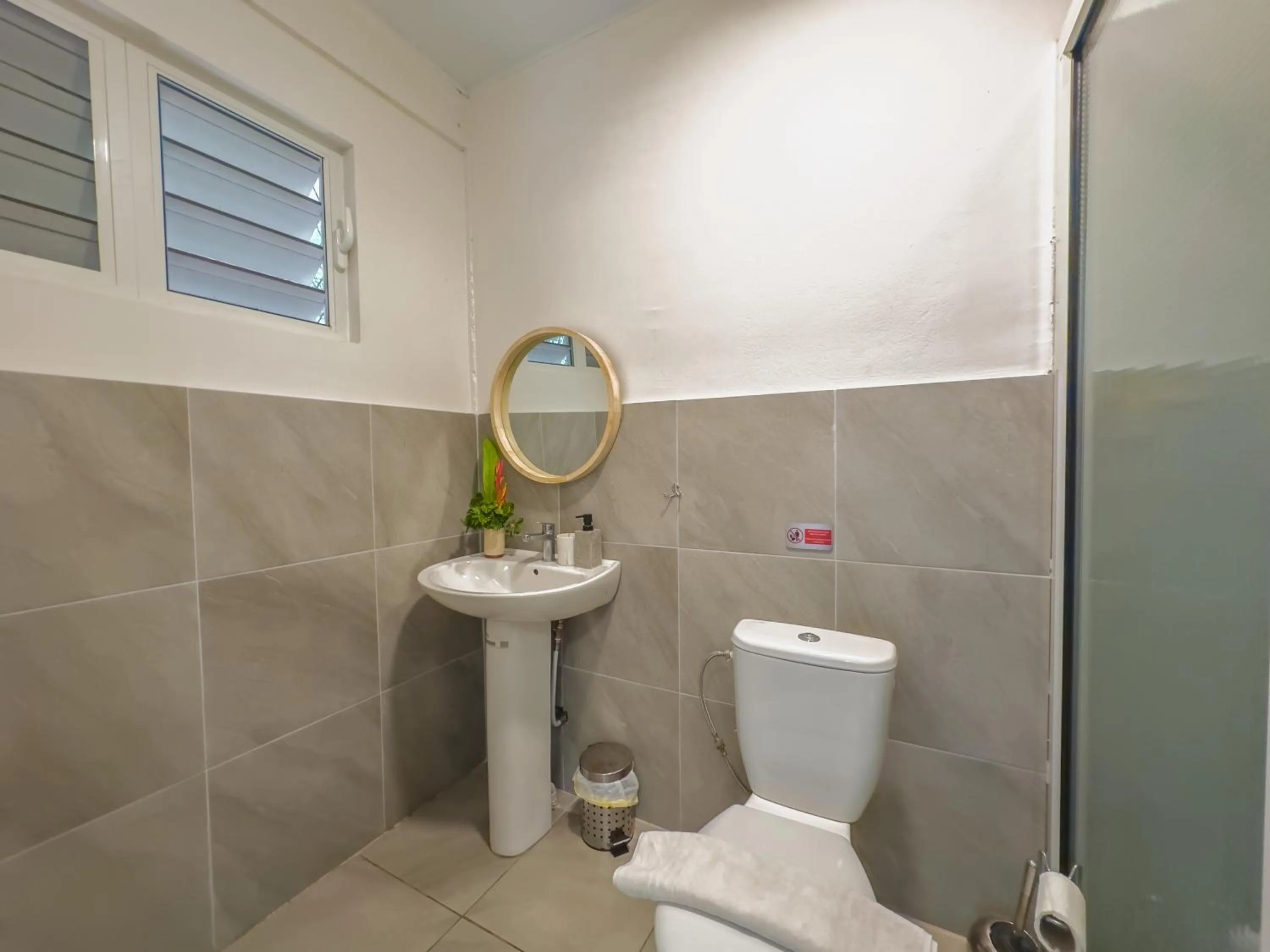 Toilet in Temana Airport Faa'a,Tahiti