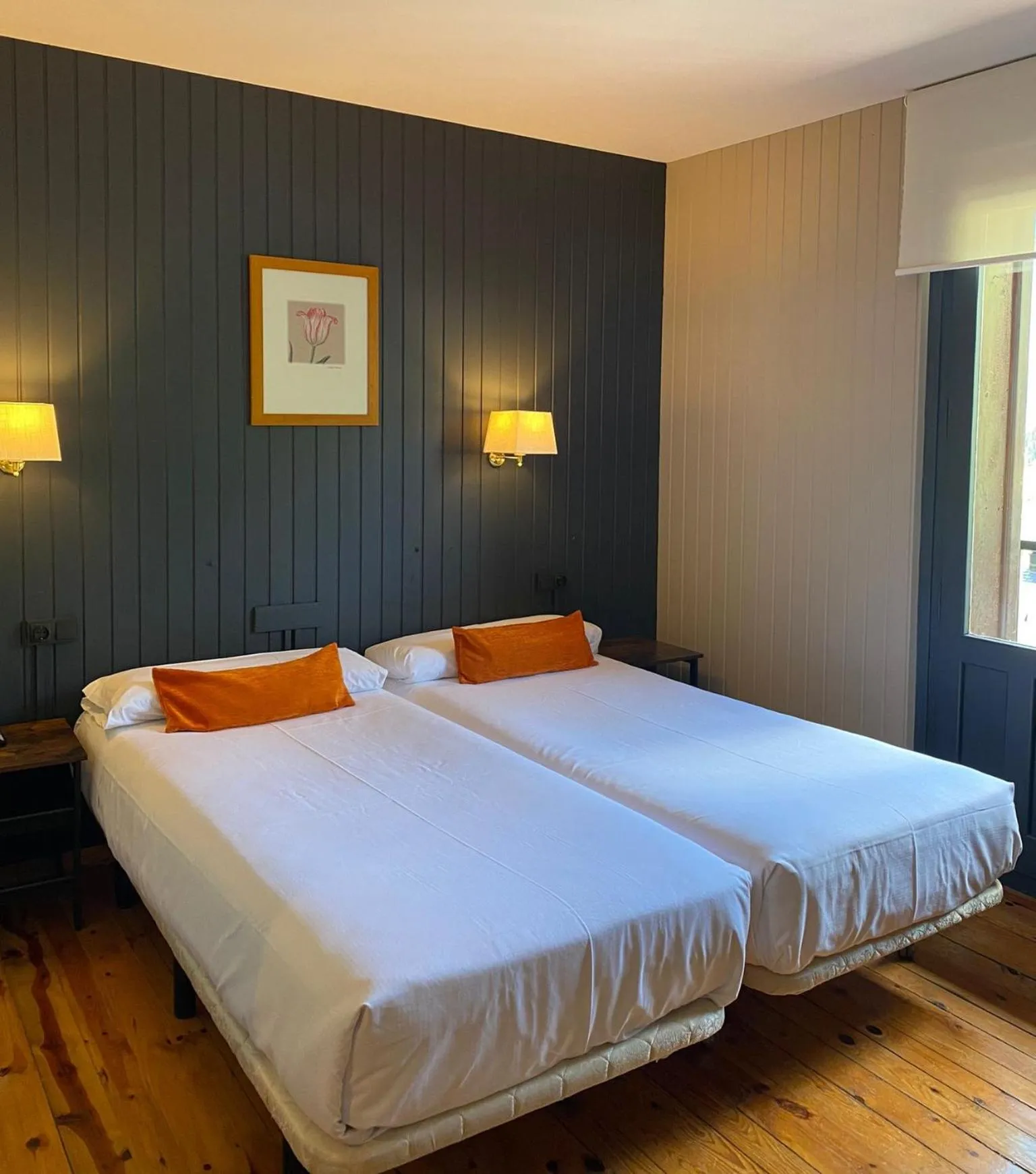 Photo of the whole room, Bed in Hotel Tobazo