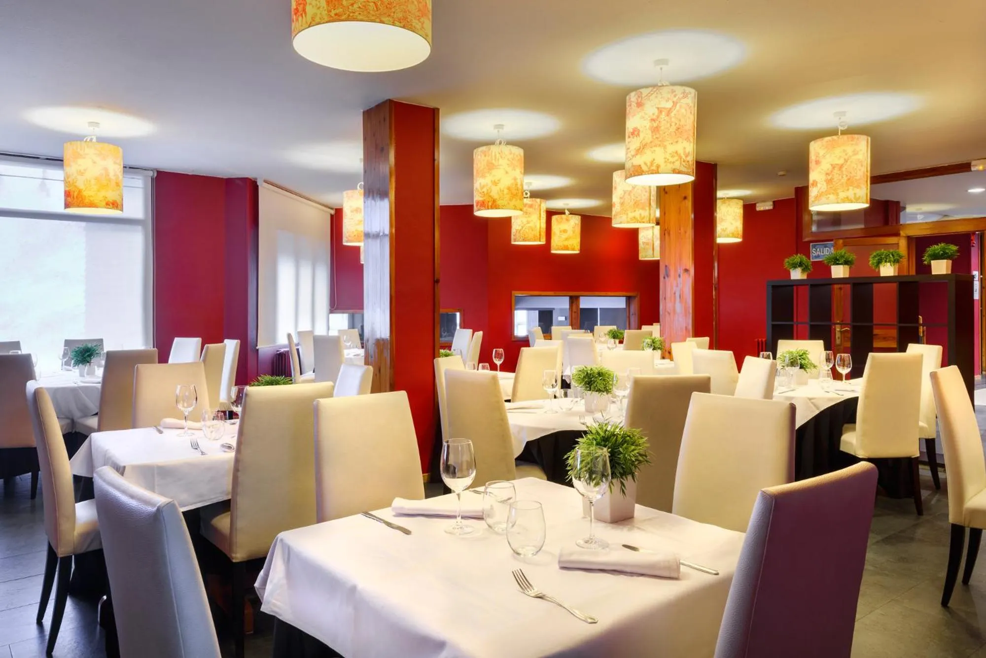 Restaurant/places to eat in Hotel Tobazo