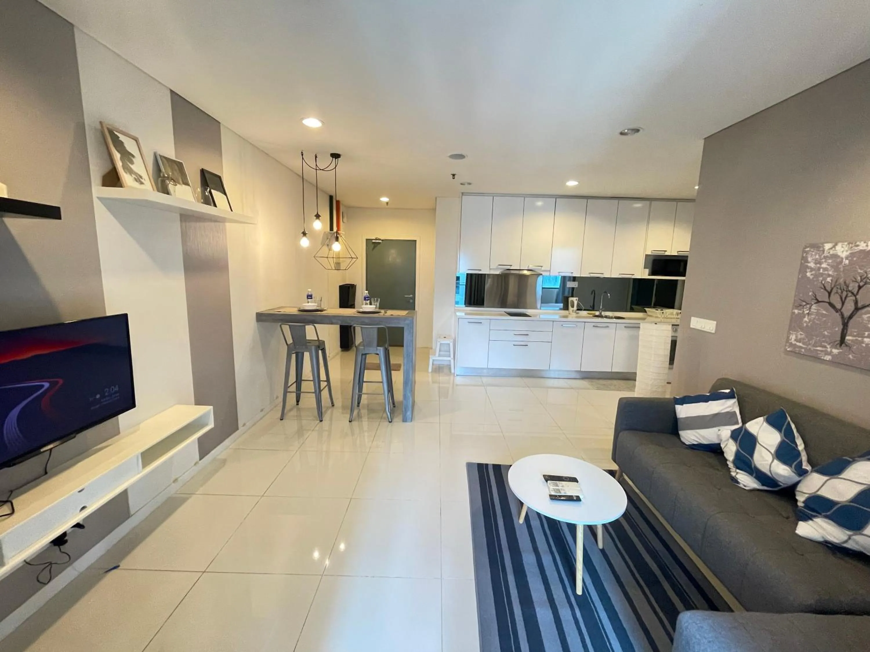 TV and multimedia in Mercu Summer Suite KLCC by Minshuku