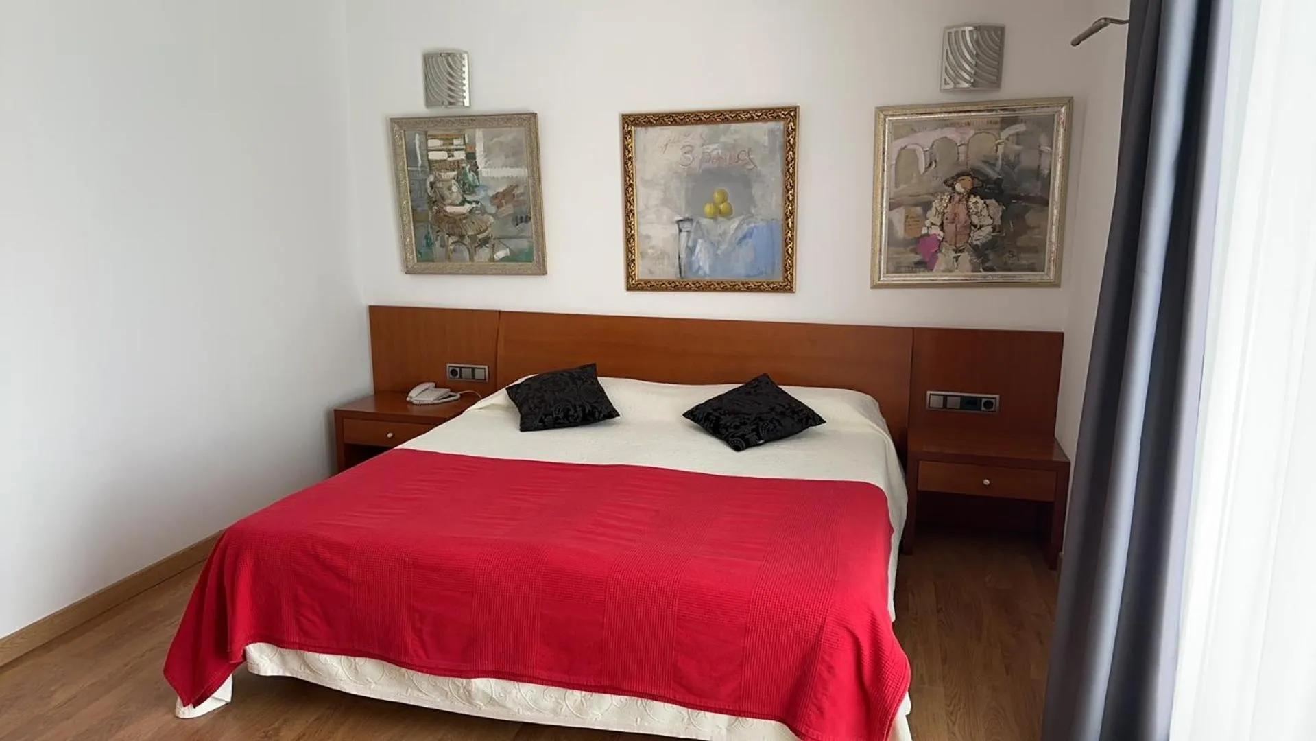 Bedroom, Bed in Hotel Plaza Inn