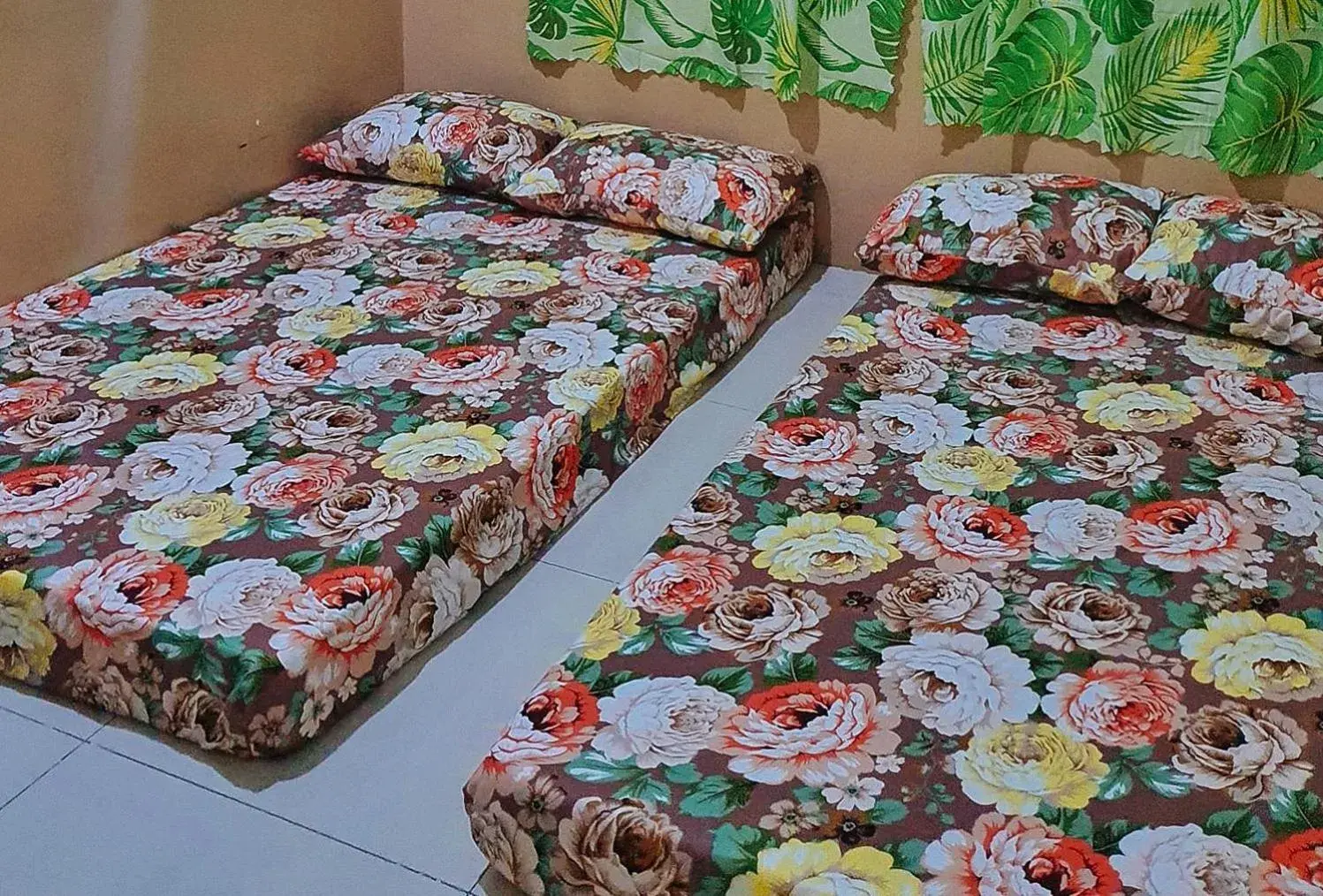 Family Room in RedDoorz @ RSL Transient House Iloilo Family Room in RedDoorz @ RSL Transient House Iloilo