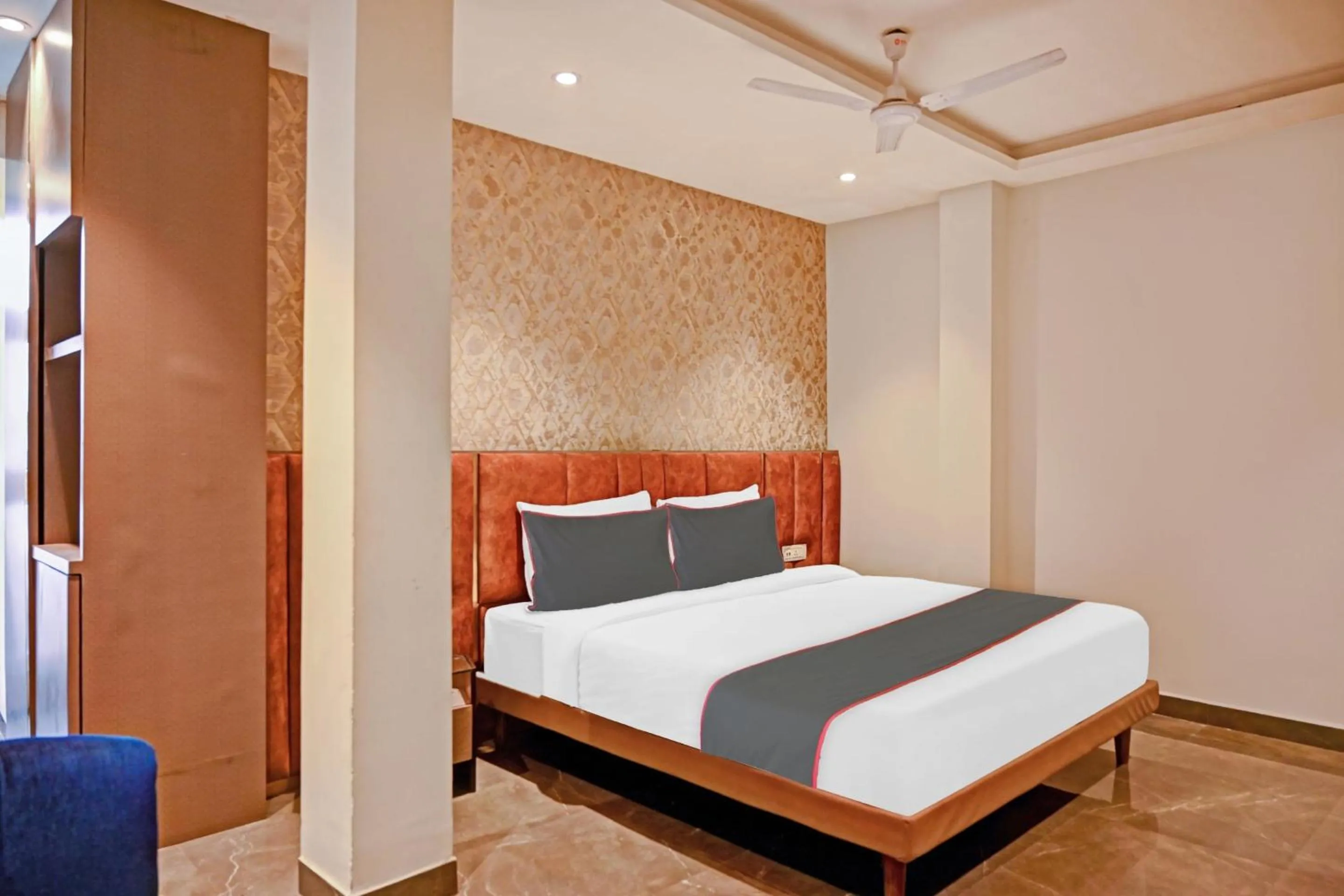 Bedroom, Bed in Super Hotel O Vrindavan