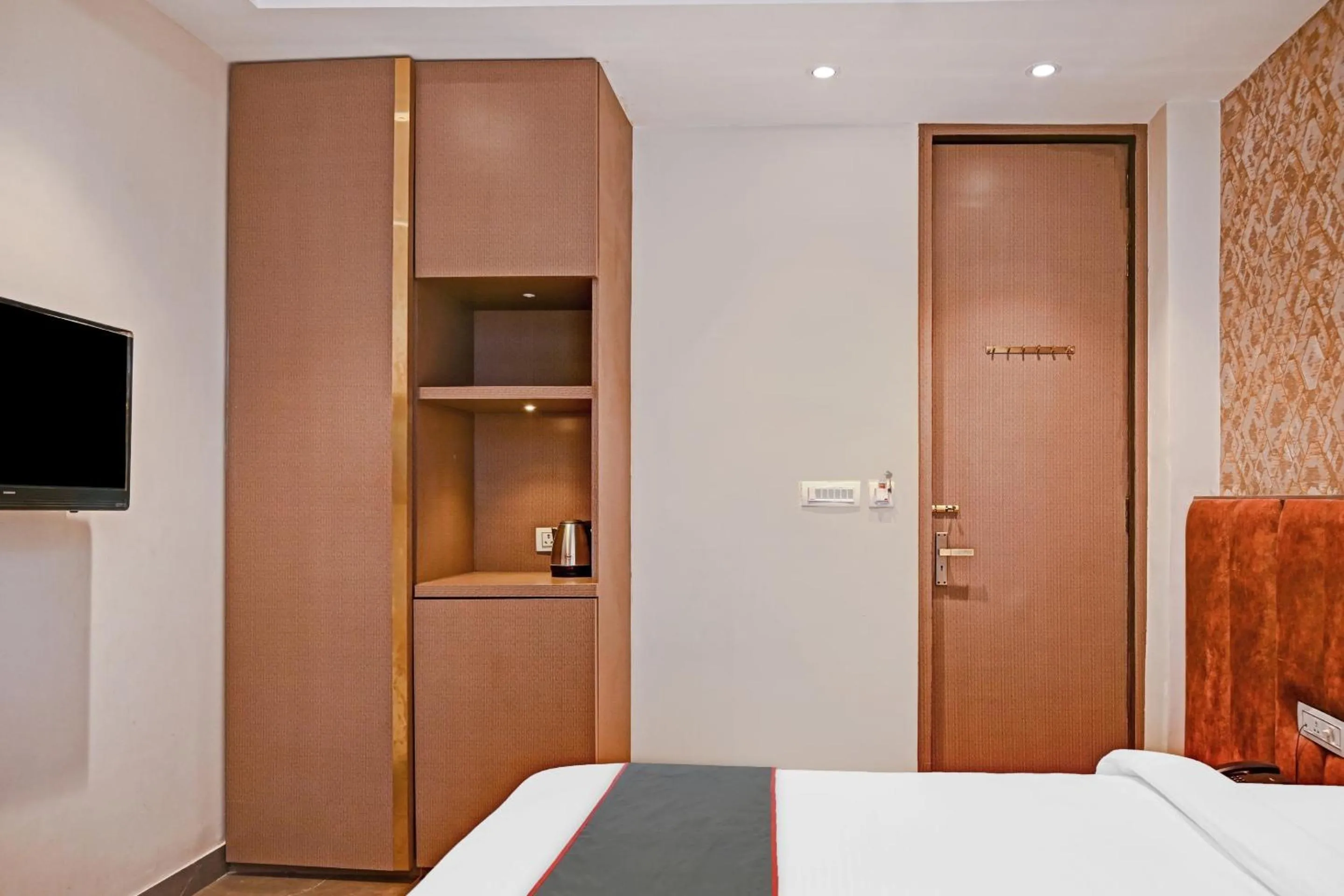 Bedroom, Bed in Super Hotel O Vrindavan