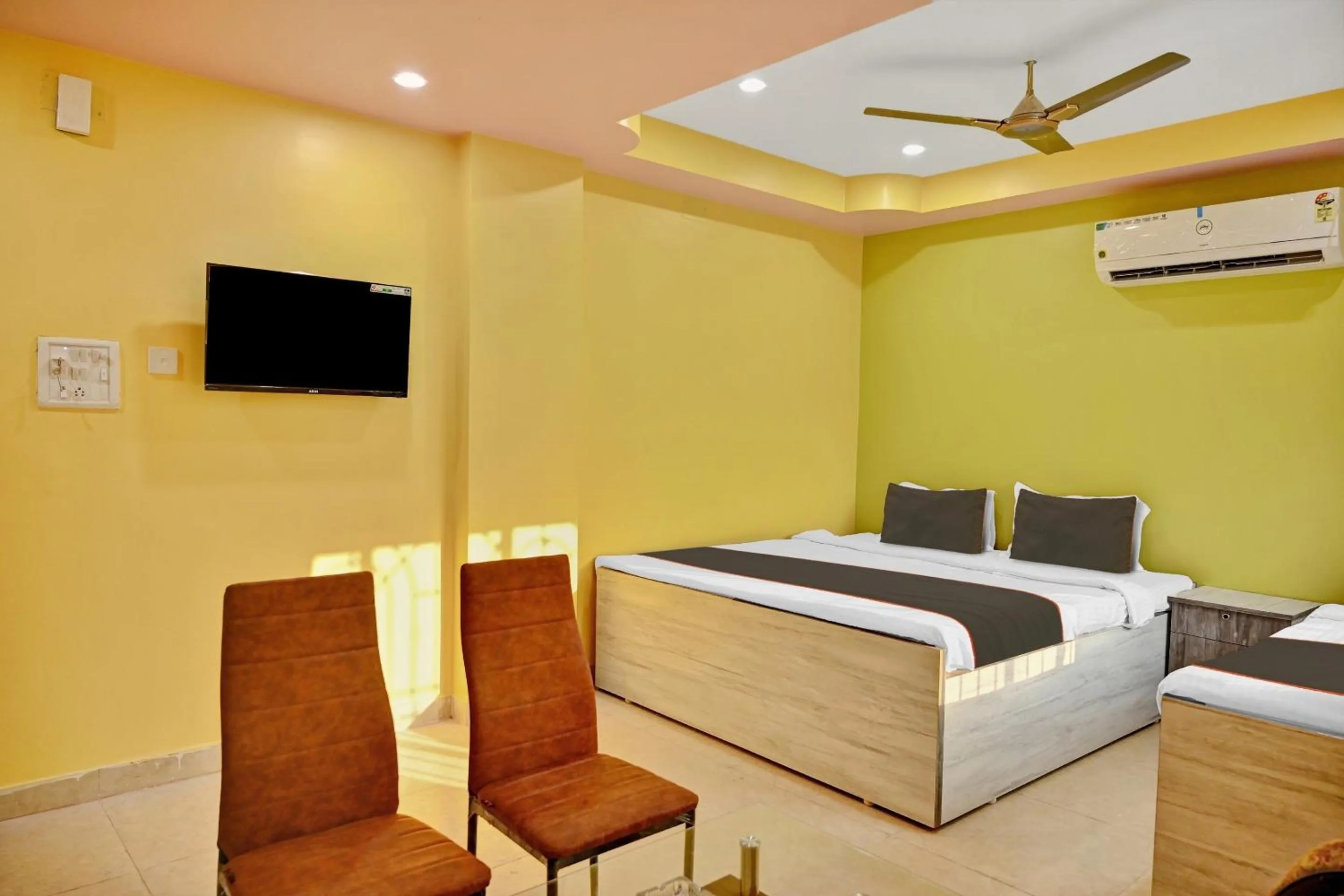 Bedroom, Bed in Hotel O Mahal