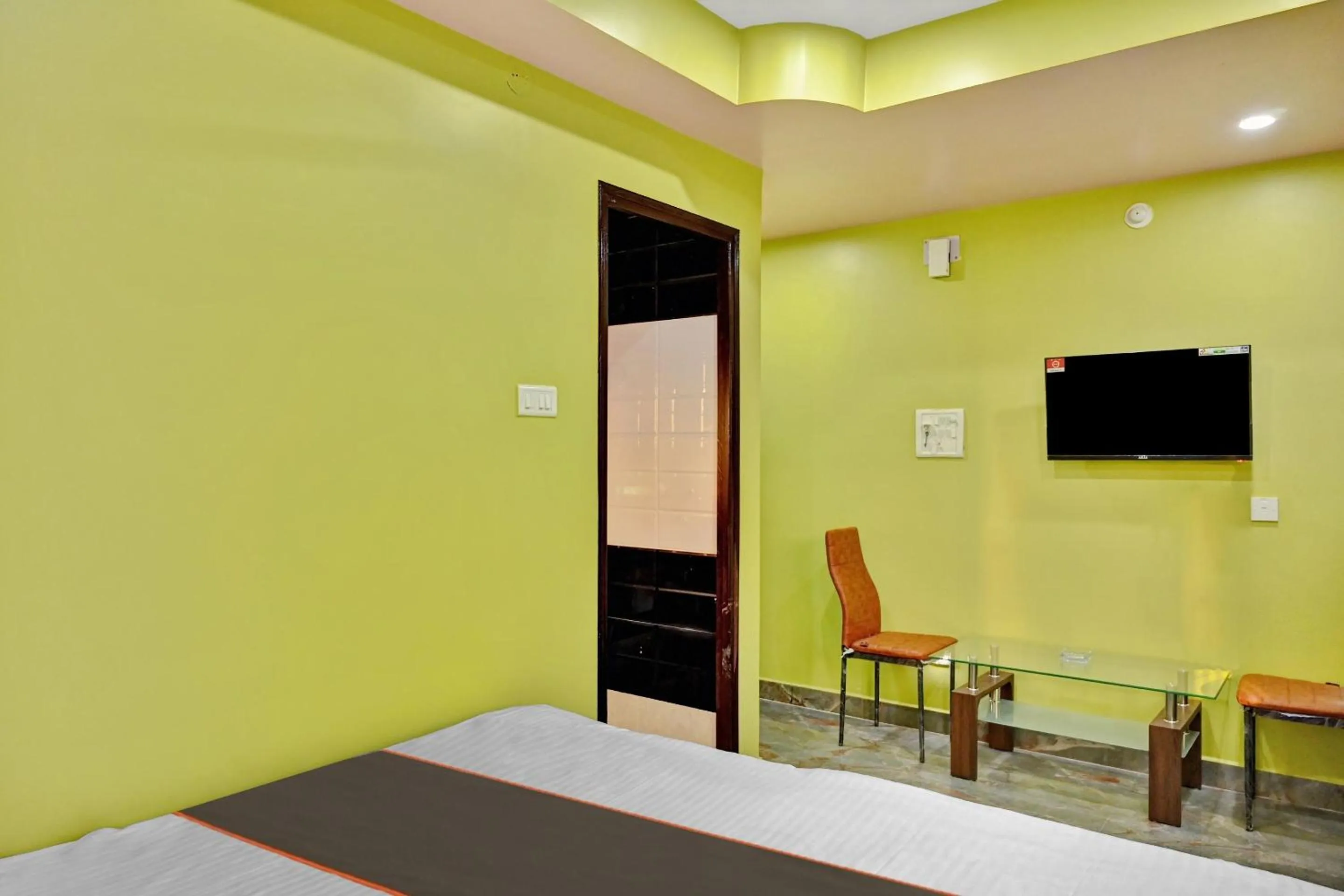 Bedroom, Bed in Super Hotel O Mahal