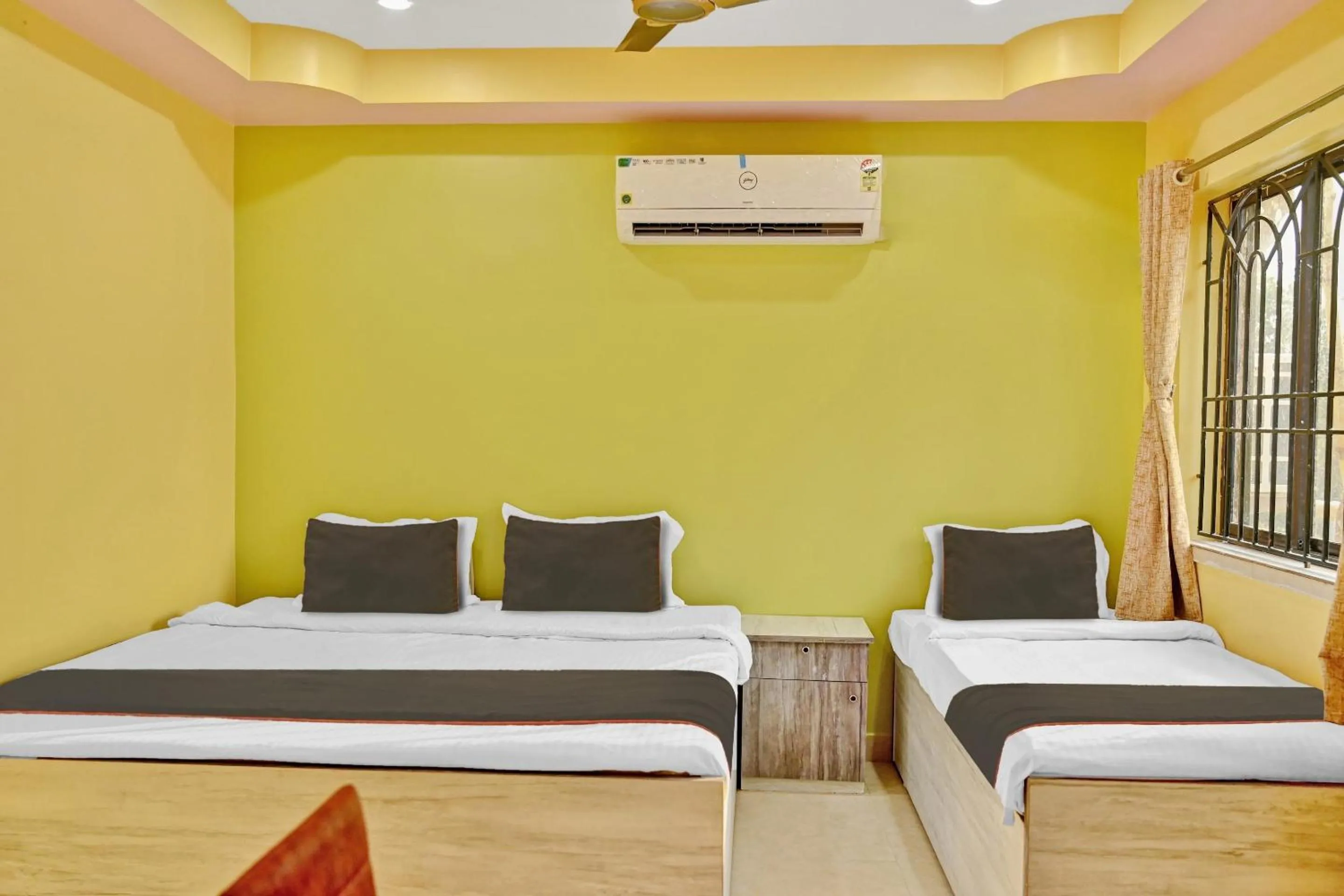 Bedroom, Bed in Hotel O Mahal