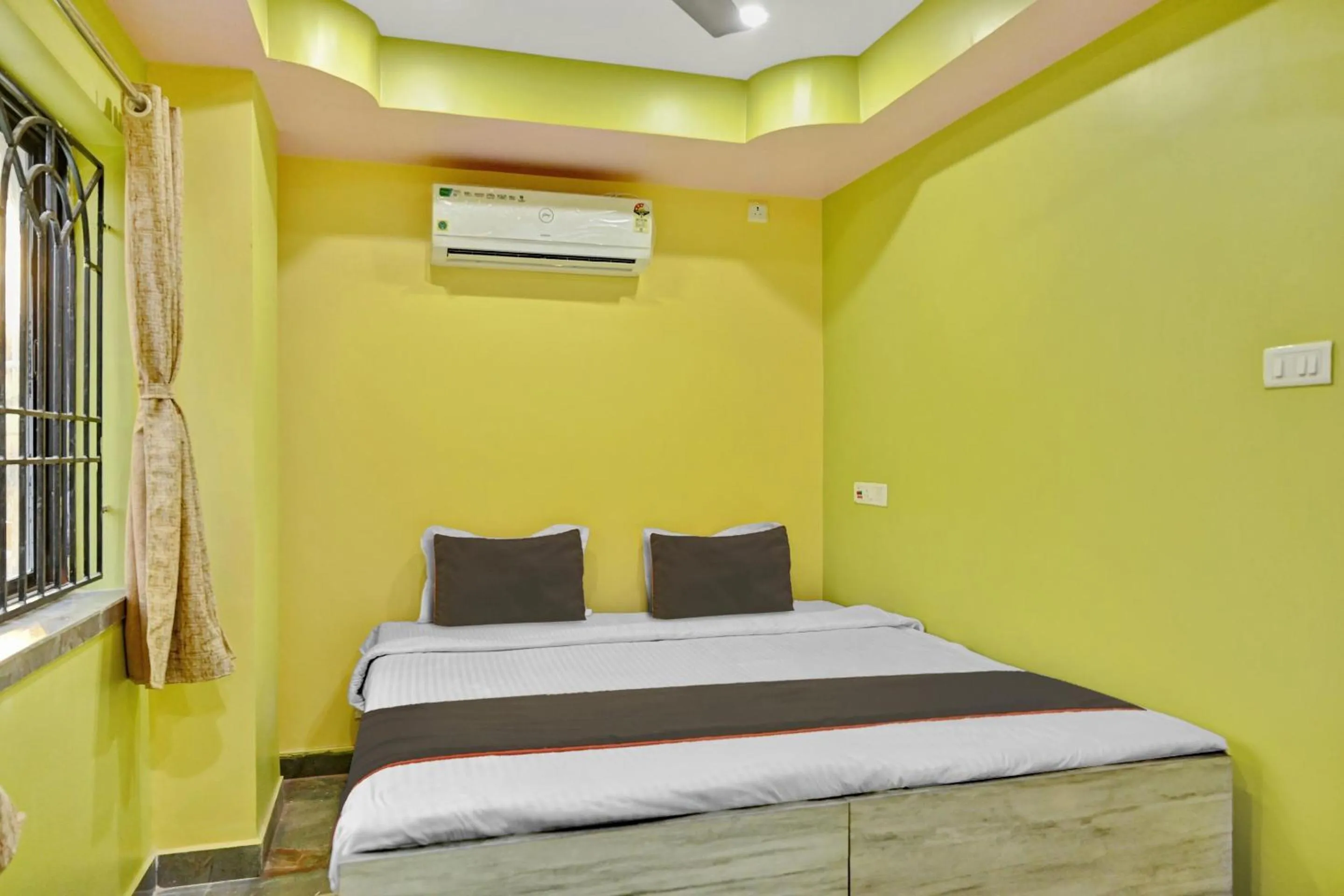 Bedroom, Bed in Hotel O Mahal