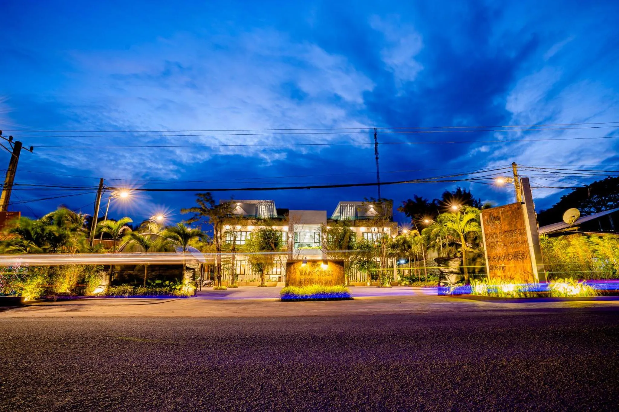 Property building in Rainforest Hotel by NSUN