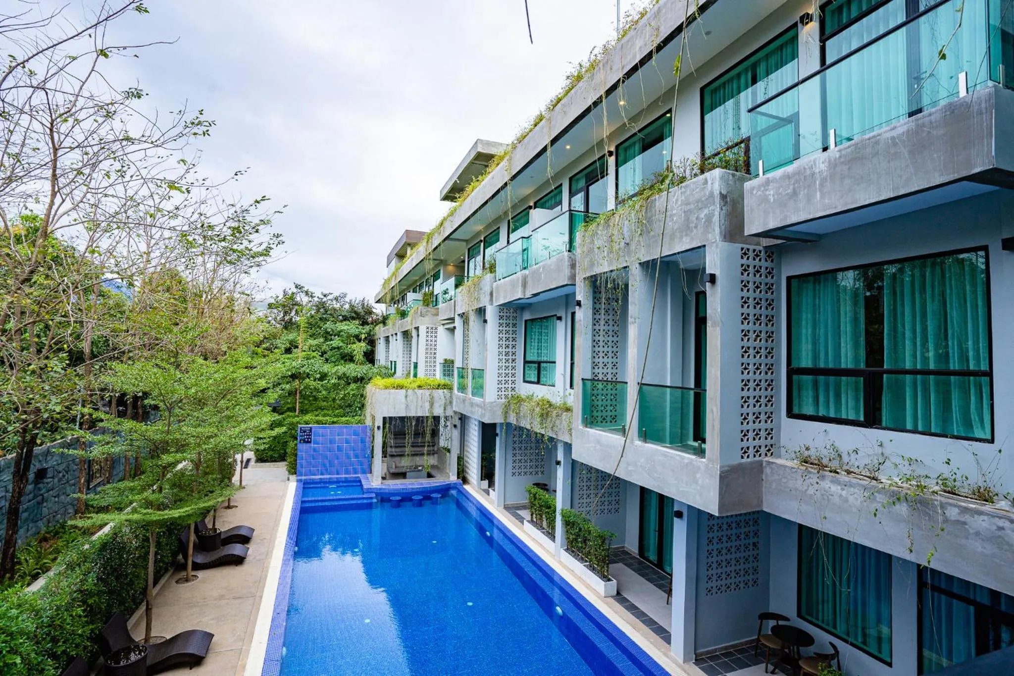 Property building in Rainforest Hotel by NSUN