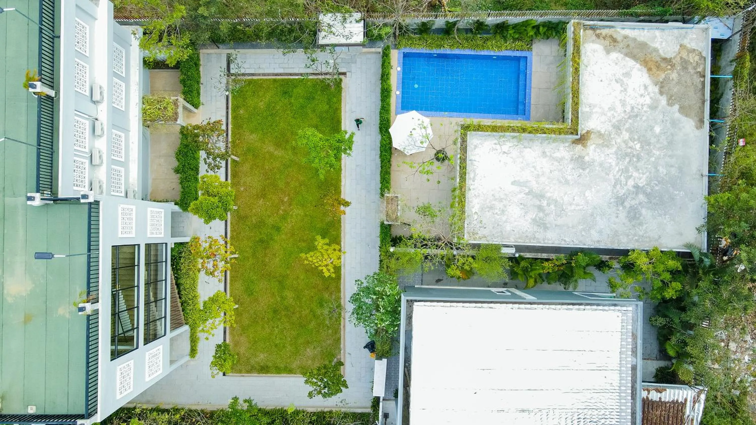 Property building in Rainforest Hotel by NSUN