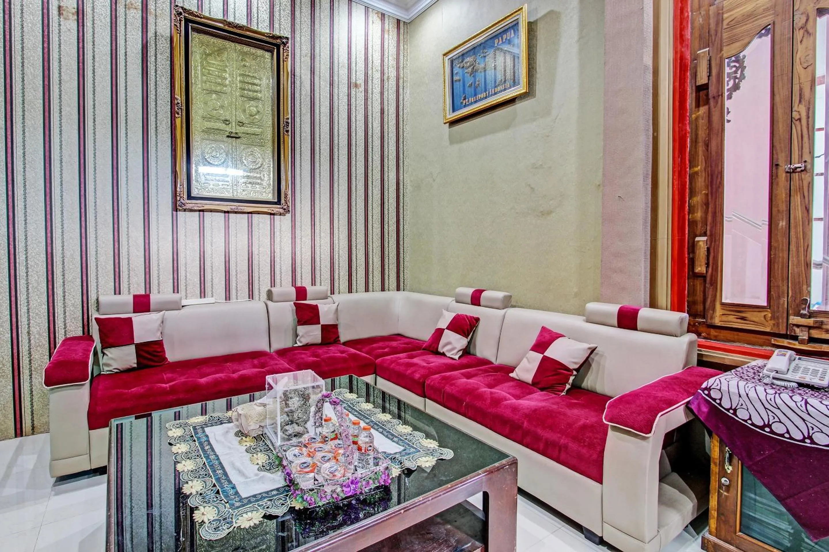 Lobby or reception in Hotel O Amole Homestay Syariah