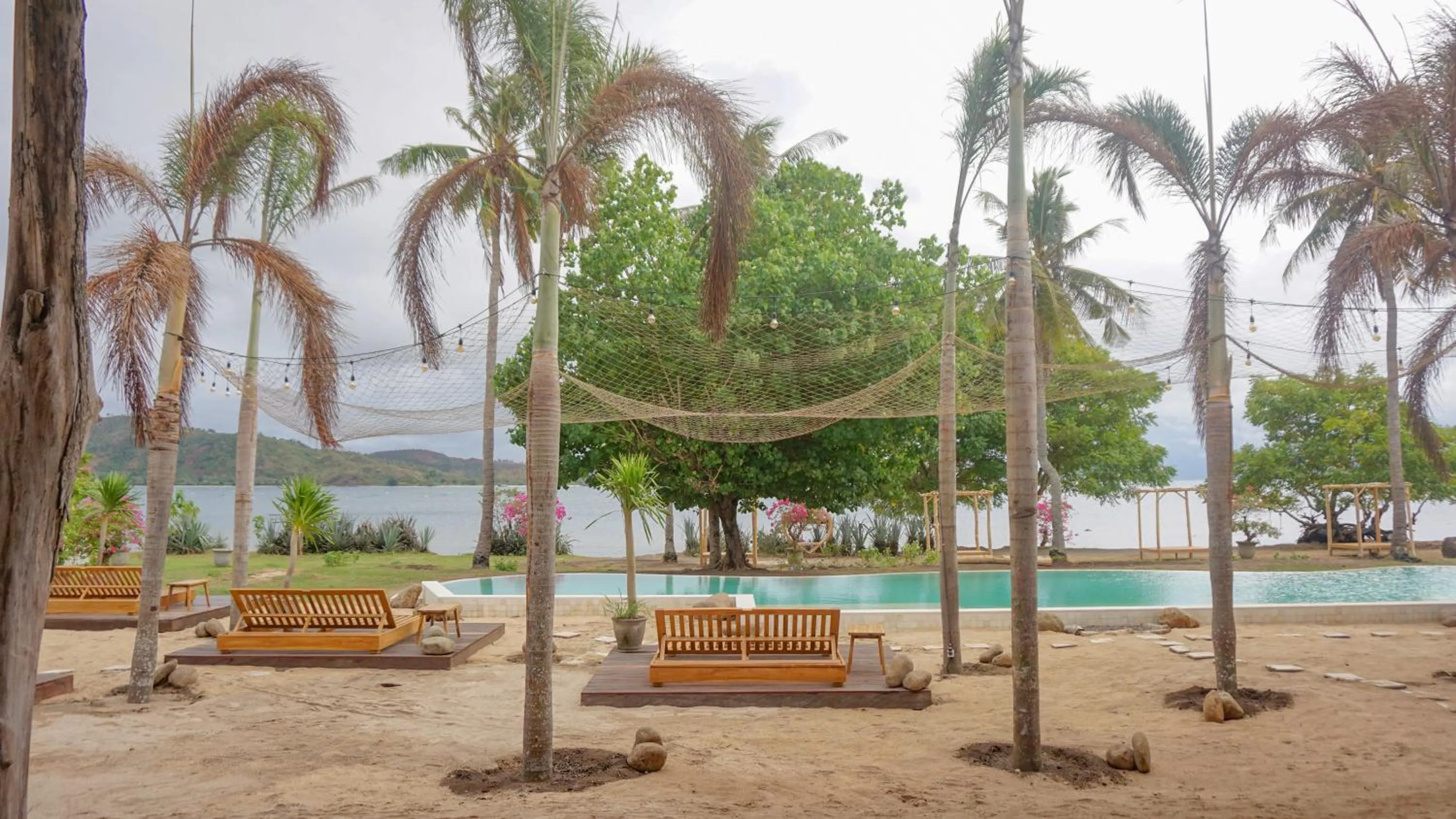 Swimming pool in Bleu MATHIS Gili Asahan