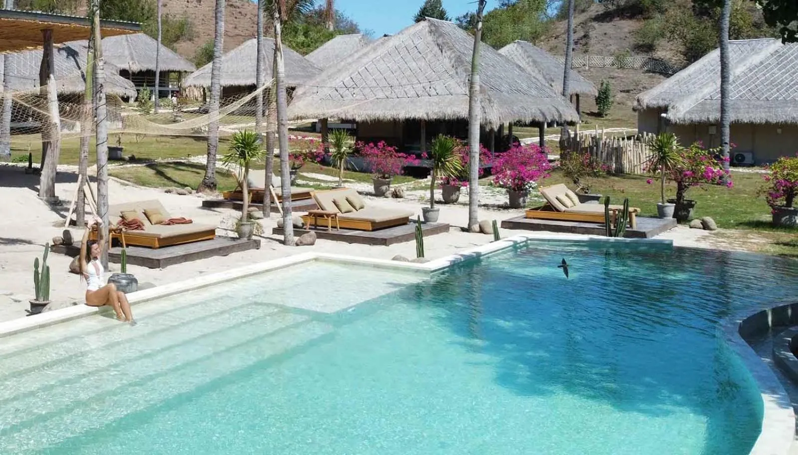 Swimming pool in Bleu MATHIS Gili Asahan