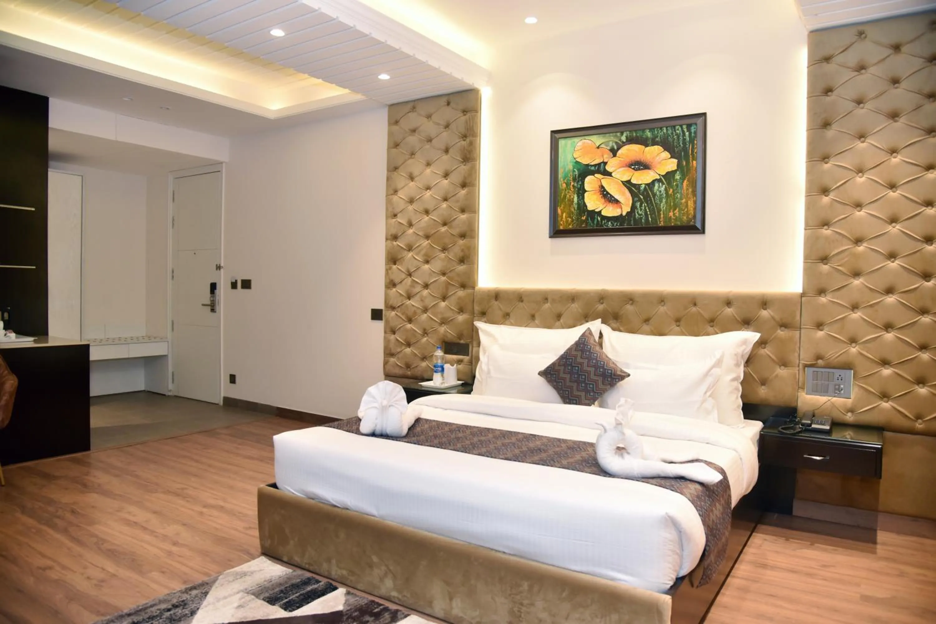 Bed in AnantVilas Shimla Hills