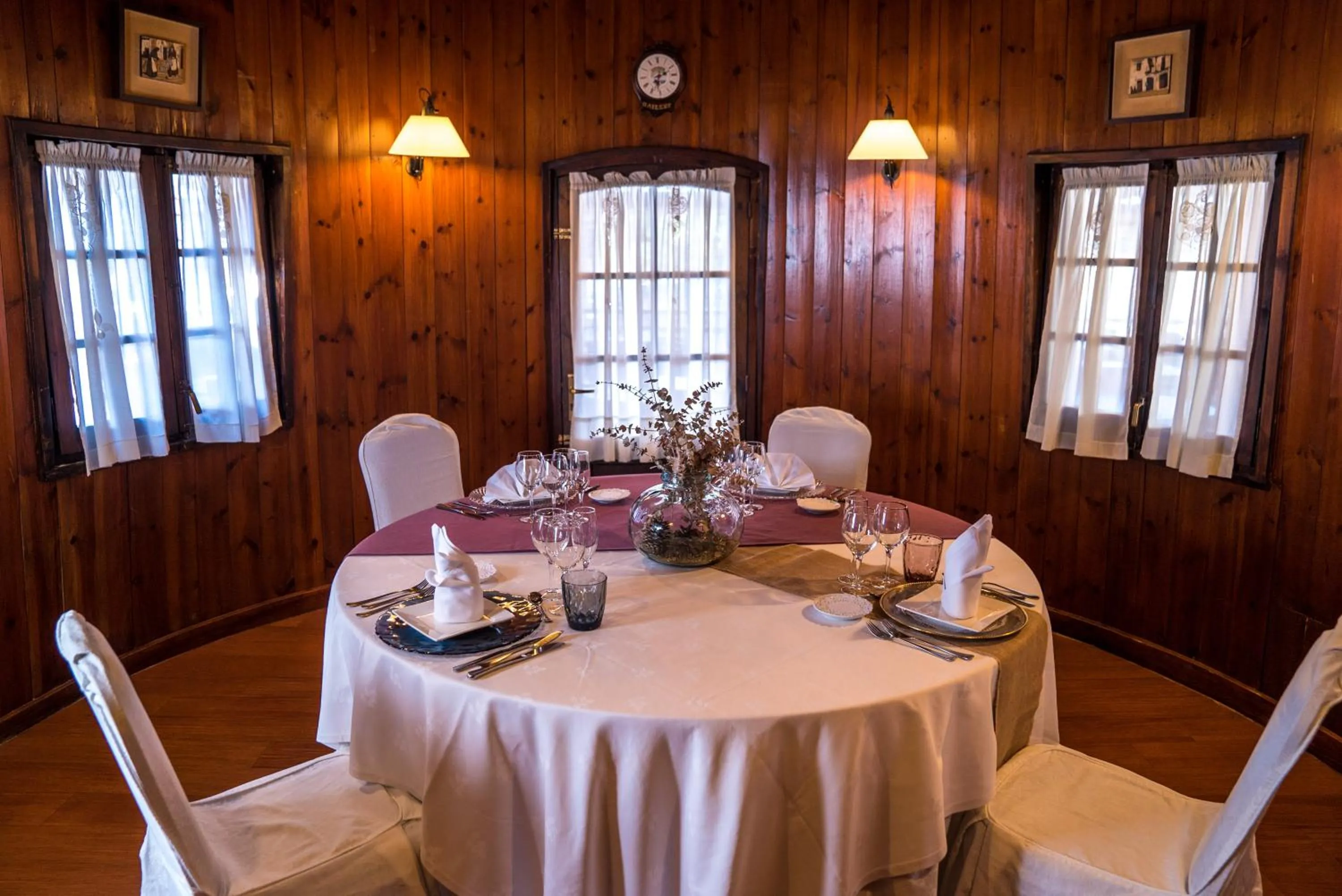 Restaurant/places to eat in Felix Hotel