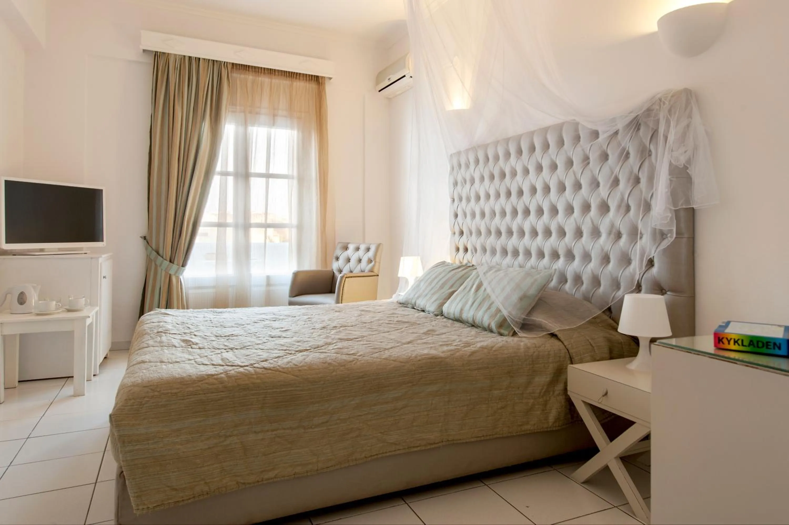 Bed in Daedalus Hotel