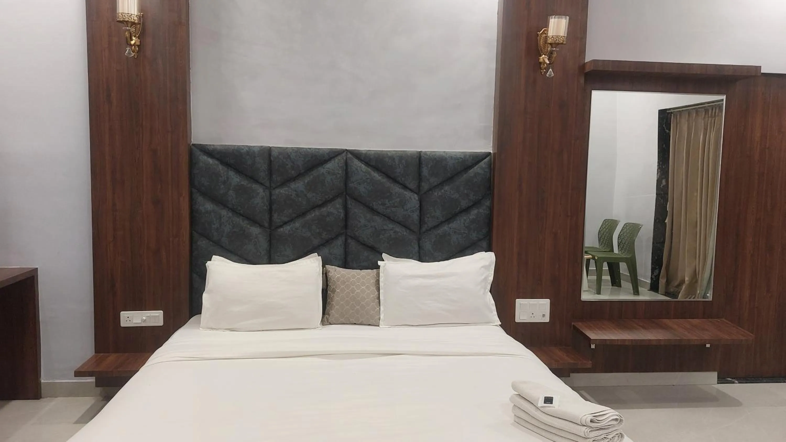 Bed in The Ratan Resort & Retreat