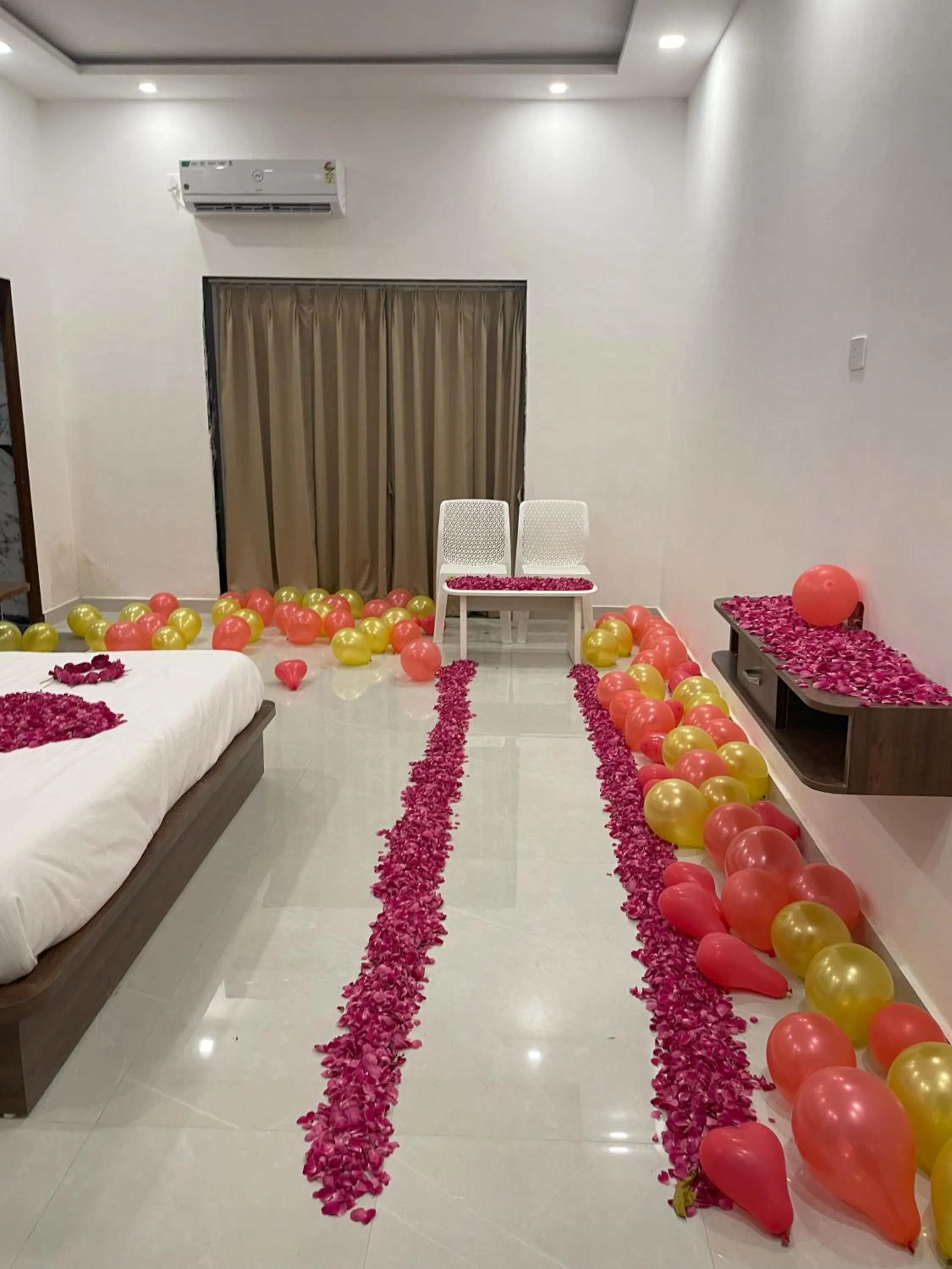 Bed in The Ratan Resort & Retreat