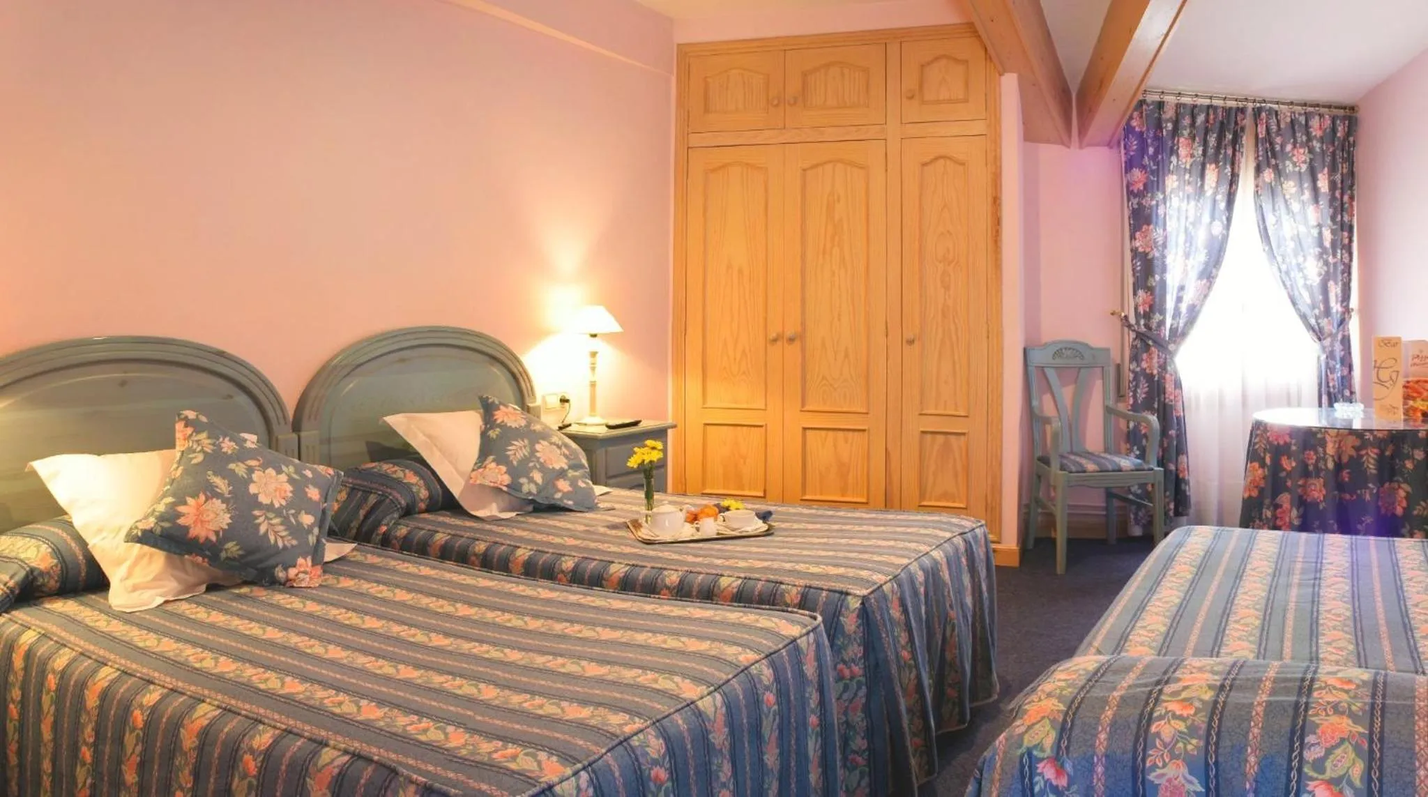 Photo of the whole room, Bed in Hotel Jaume