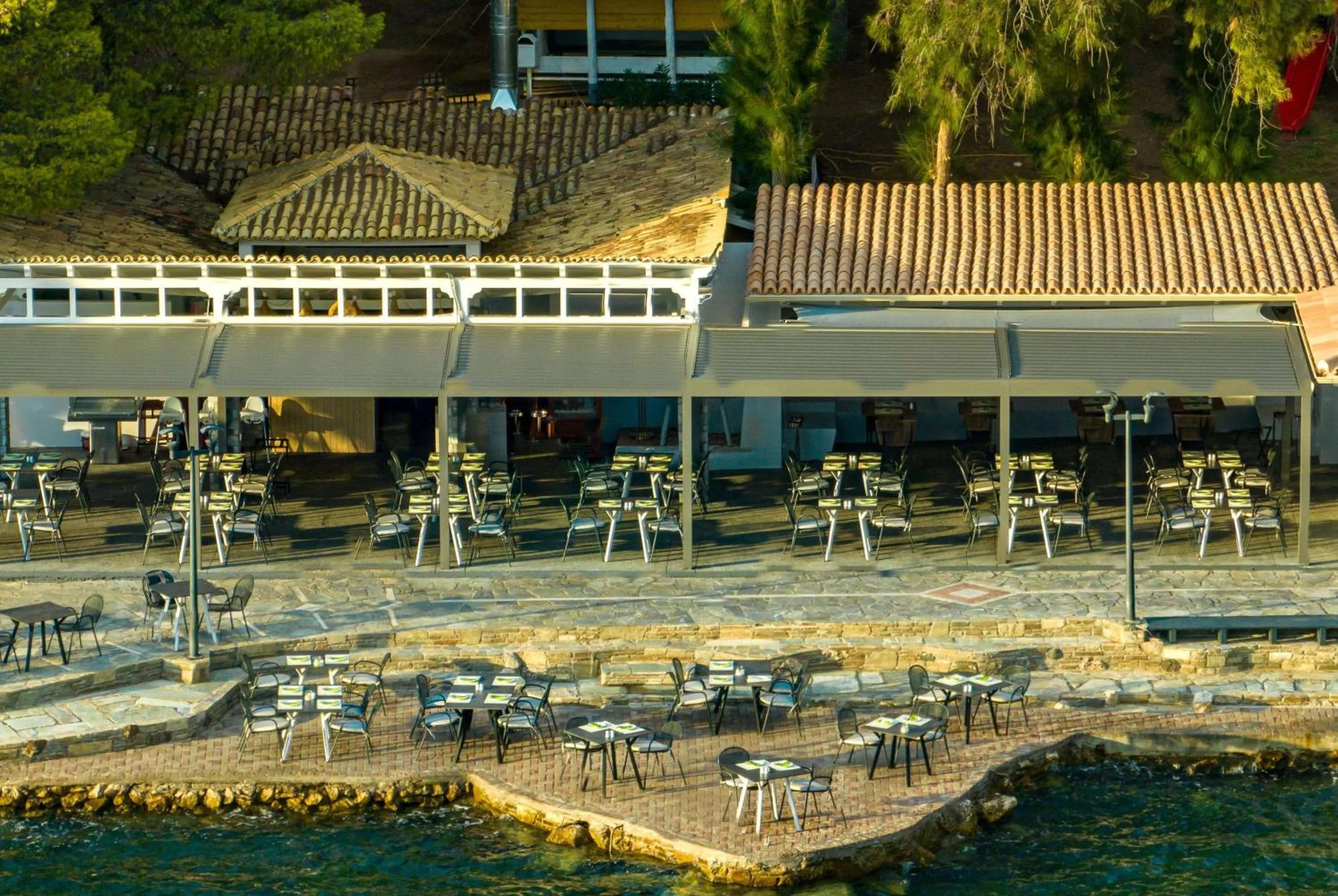 Restaurant/places to eat in Wyndham Loutraki Poseidon Resort