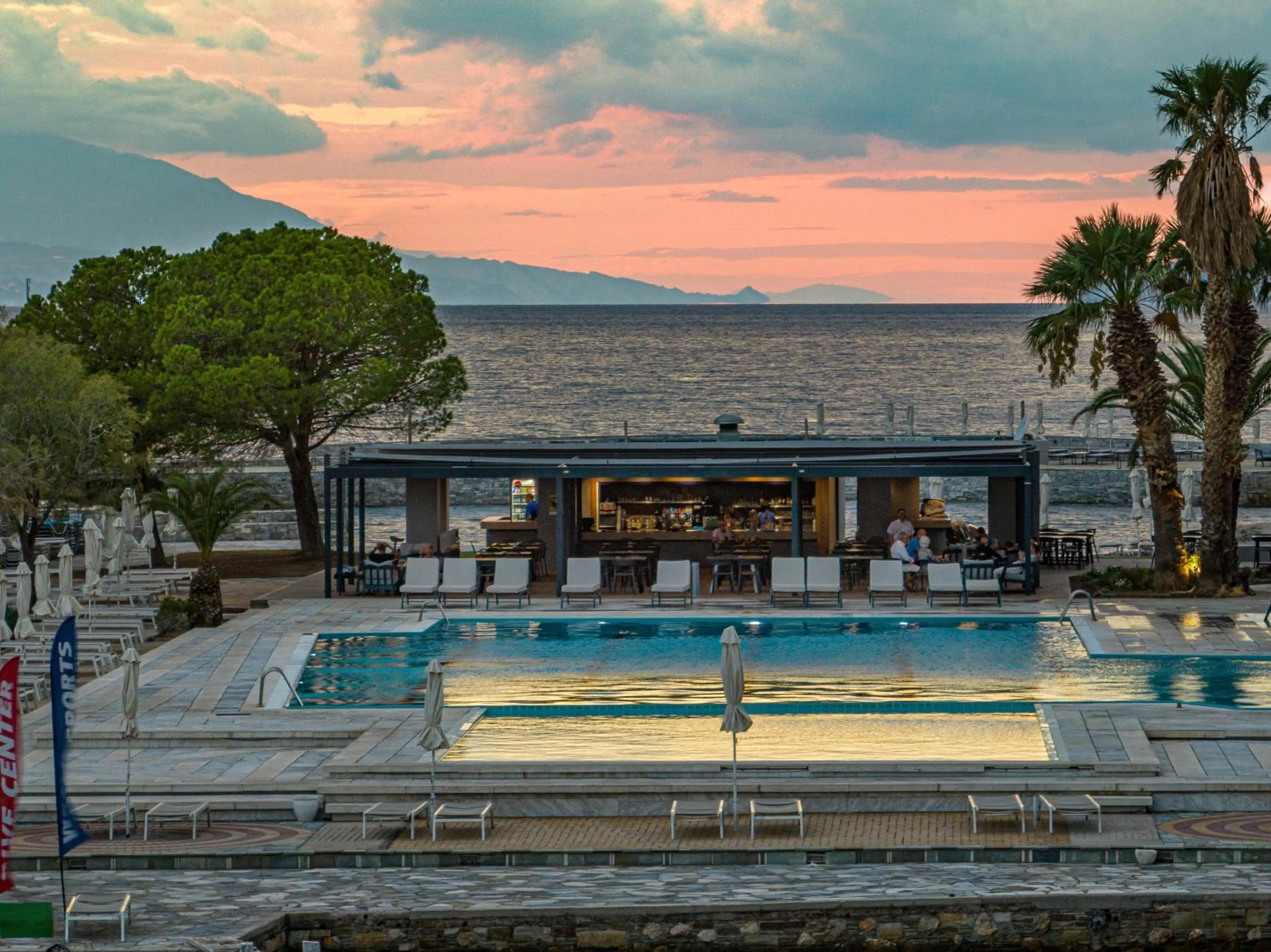 Restaurant/places to eat in Wyndham Loutraki Poseidon Resort