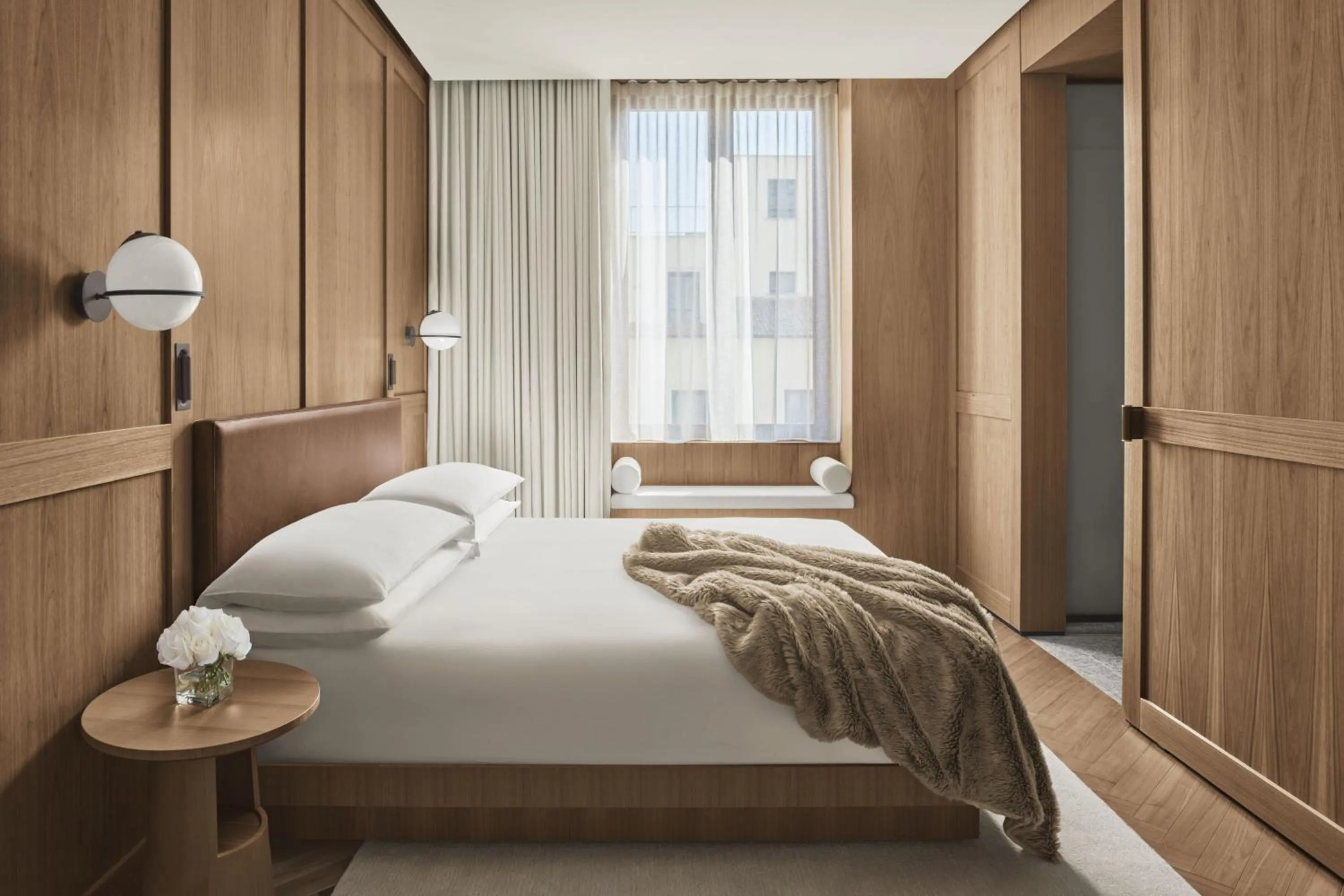 Photo of the whole room, Bed in The Rome EDITION