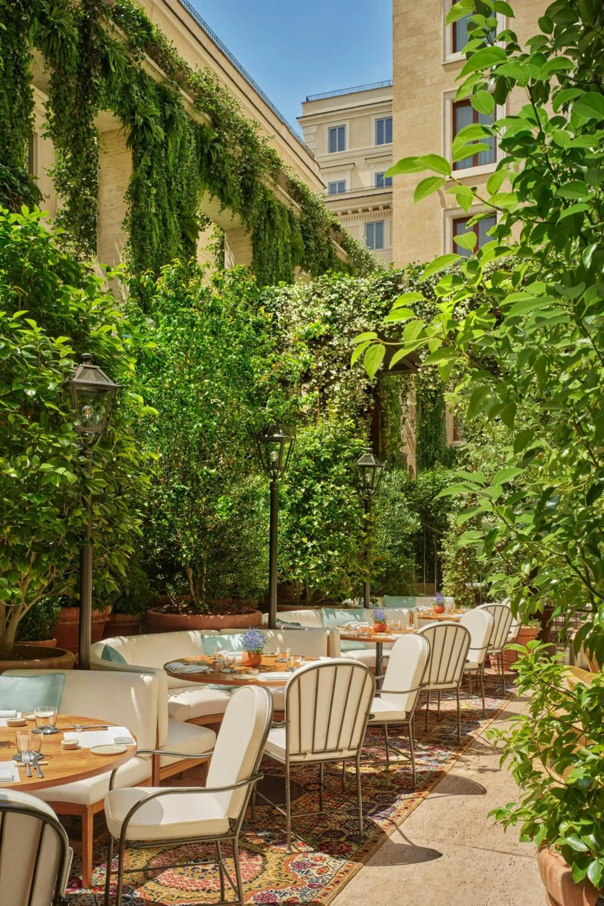 Restaurant/places to eat in The Rome EDITION