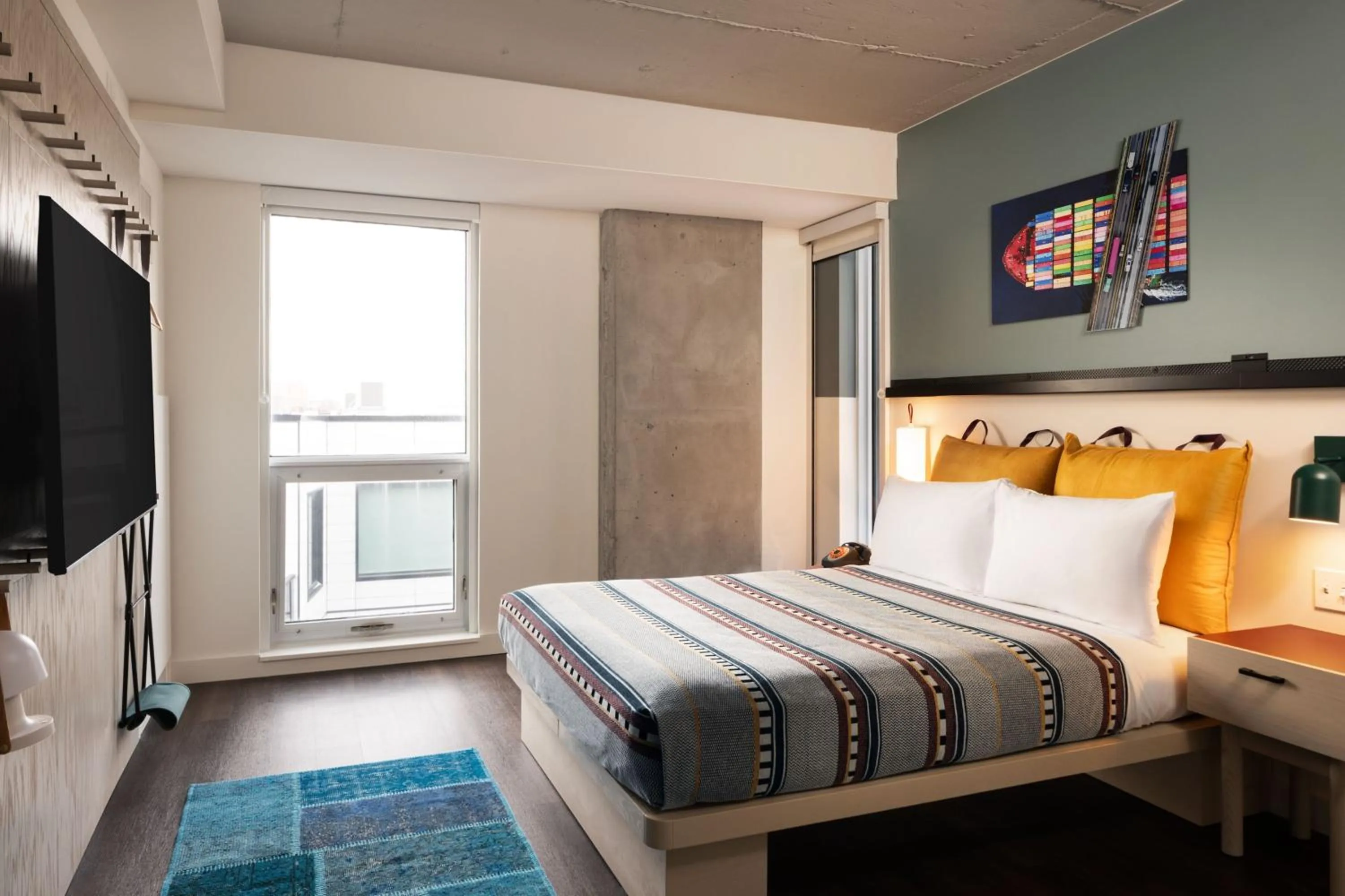 Photo of the whole room, Bed in Moxy Halifax Downtown