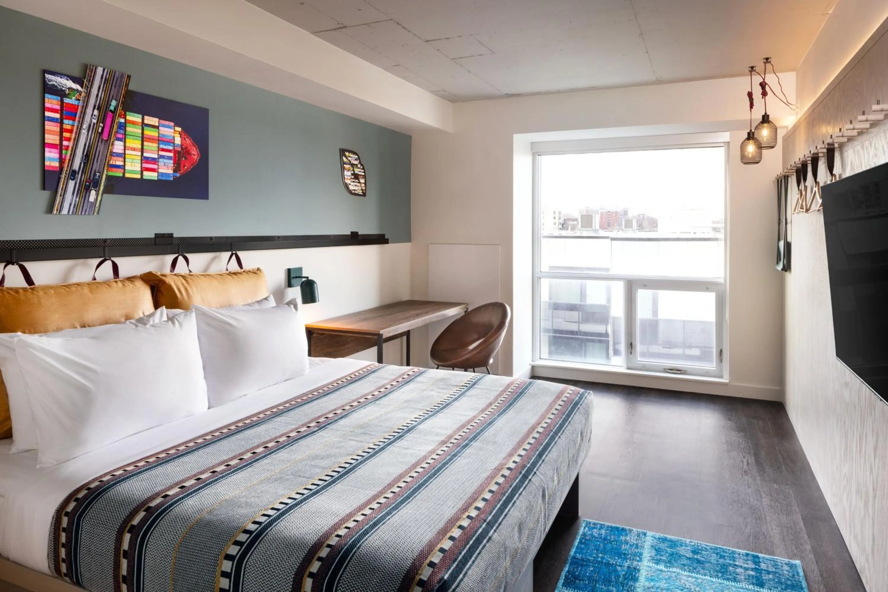 Photo of the whole room, Bed in Moxy Halifax Downtown