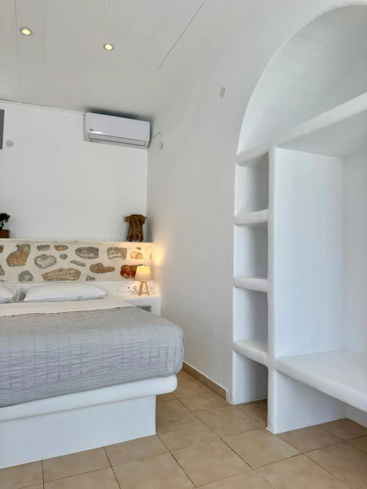 Bed in Naoussa Hotel Paros by Booking Kottas