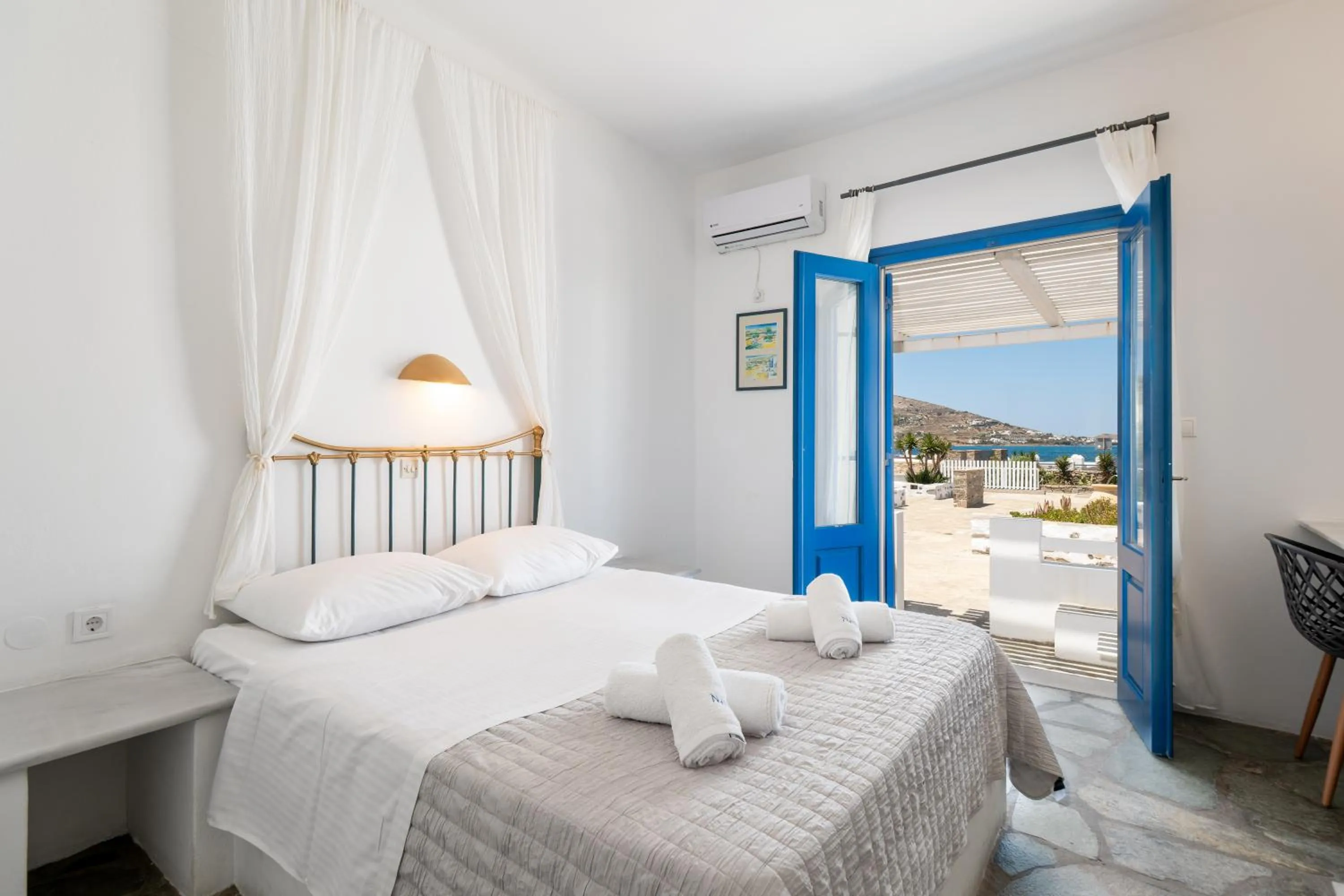 Bed in Naoussa Hotel Paros by Booking Kottas