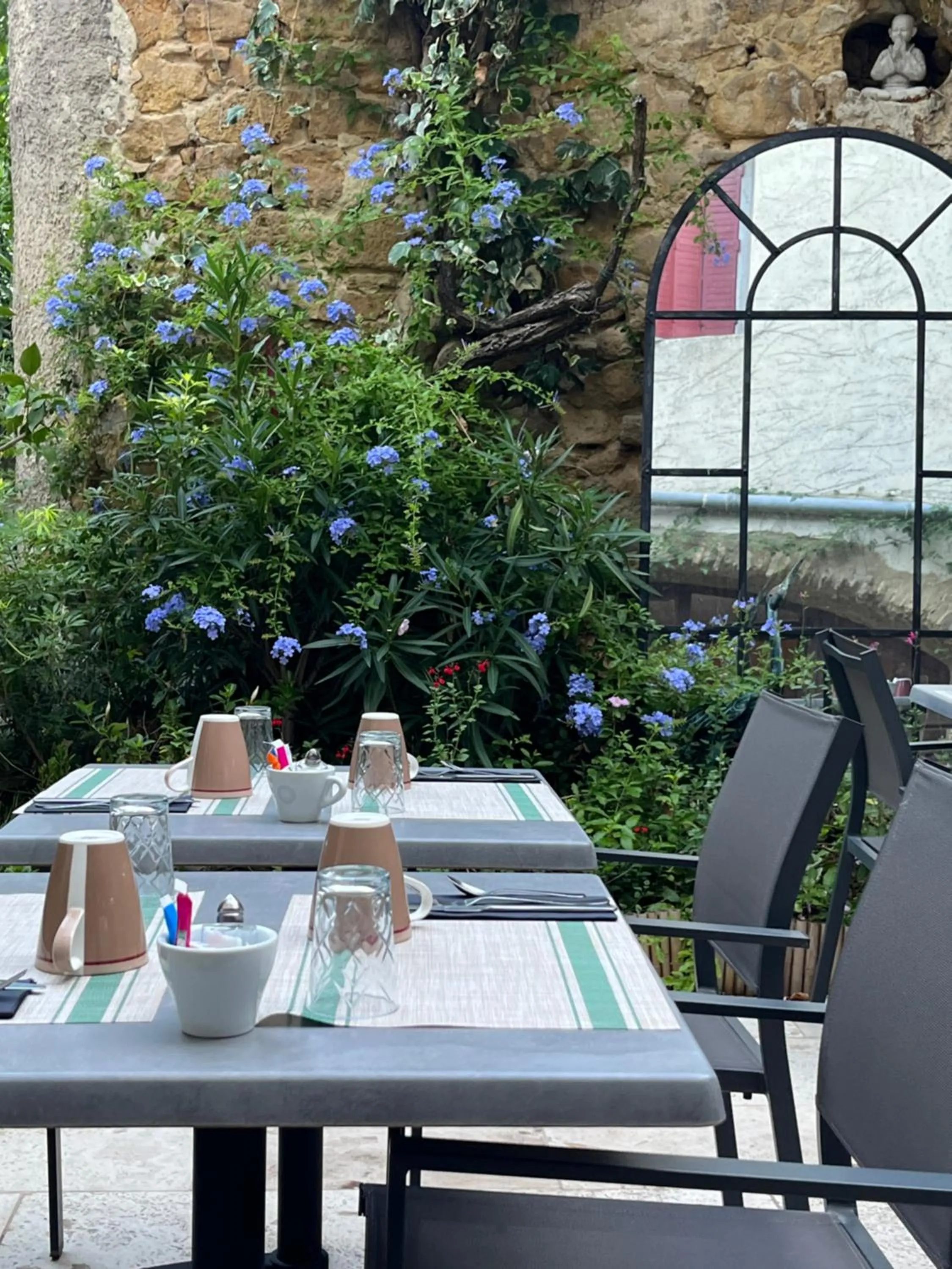 Garden in Le Clos d'Orange - Hotel & ville de Provence